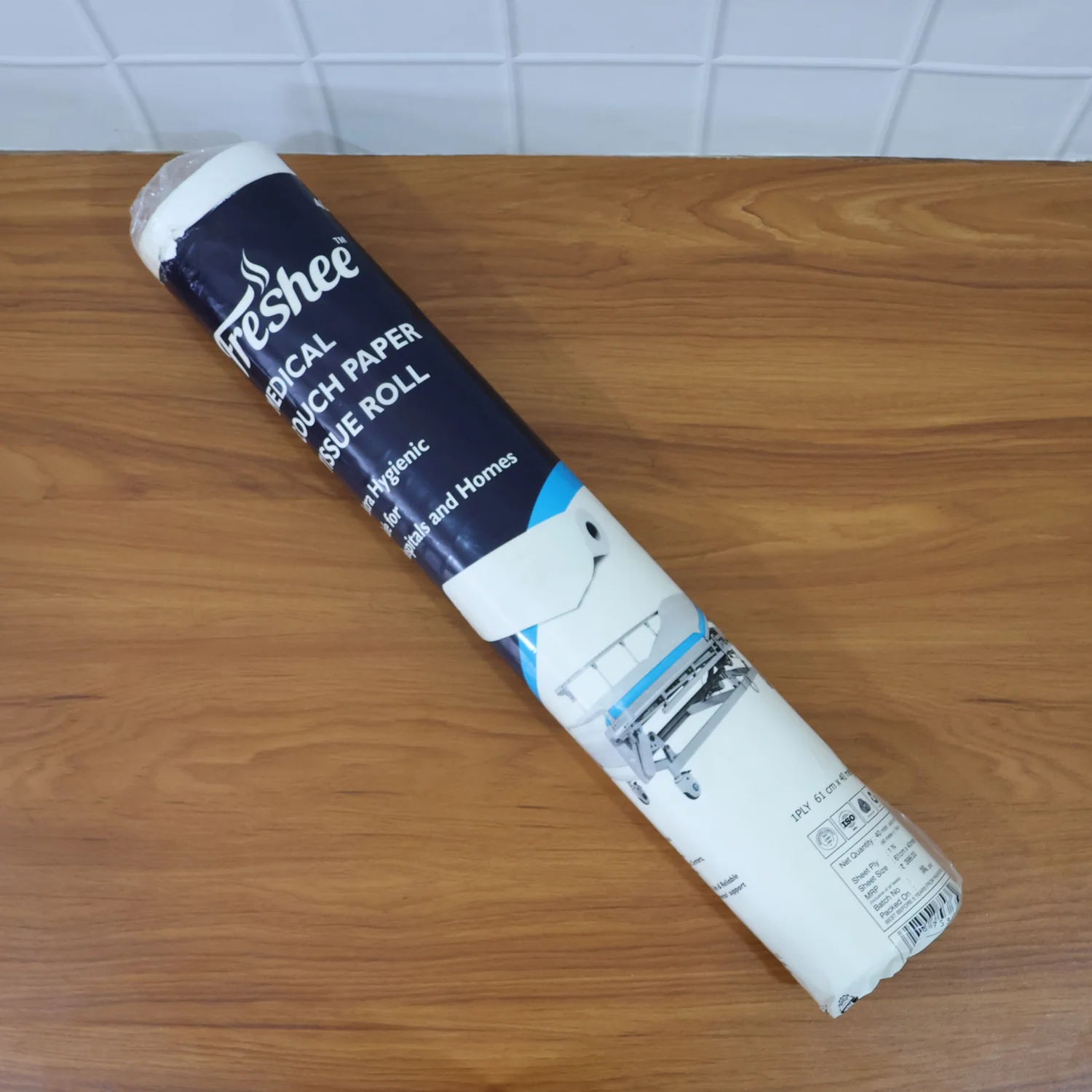 Freshee Medical Couch Paper Tissue Roll – 61 cm x 40 Meter - Image 8