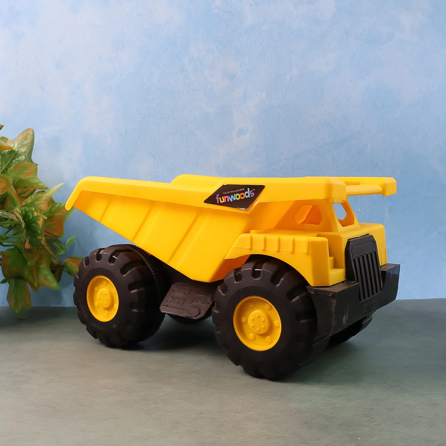 Funwoods Friction-Powered Dump Truck Toy - (1 Pc) - Image 3