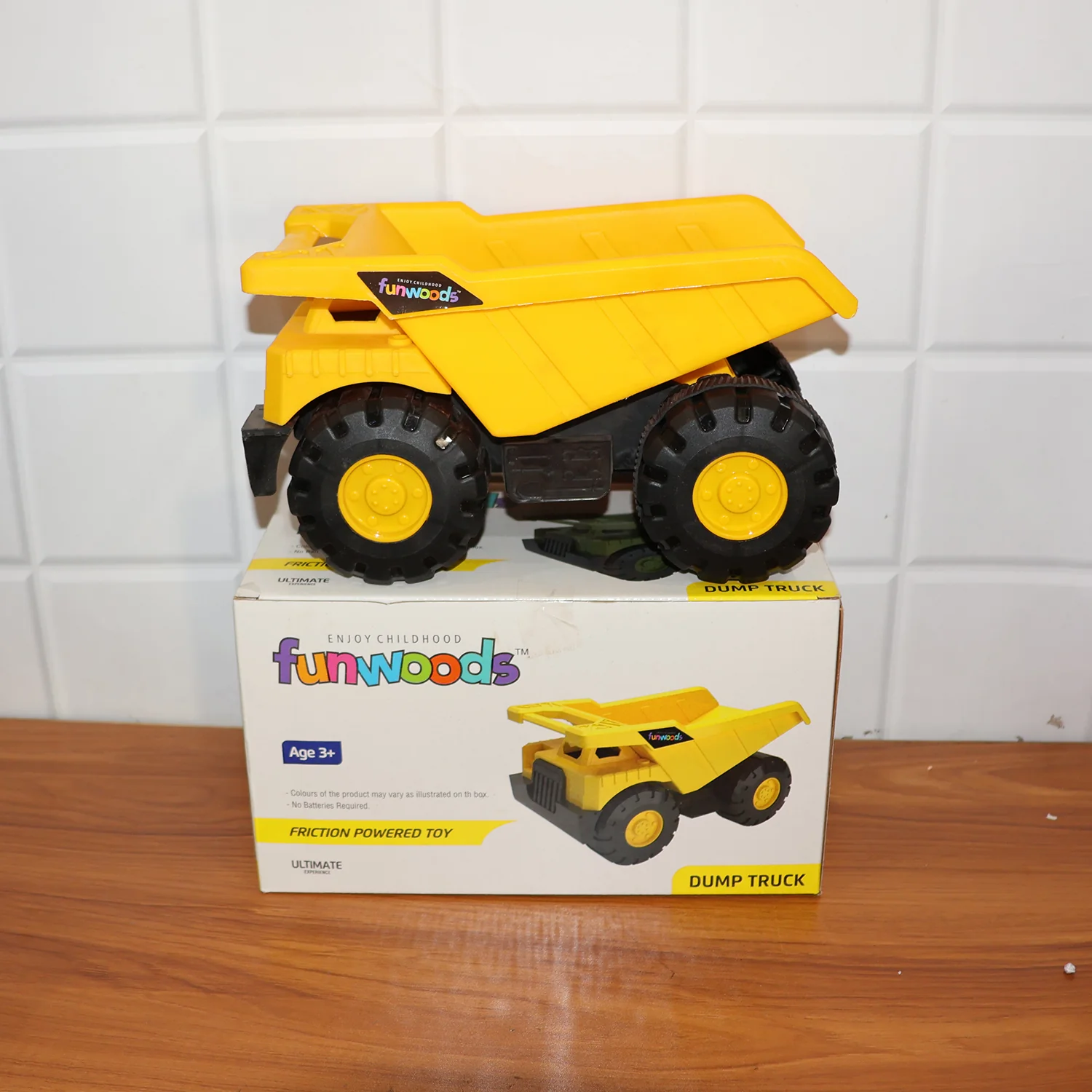 Funwoods Friction-Powered Dump Truck Toy - (1 Pc) - Image 7