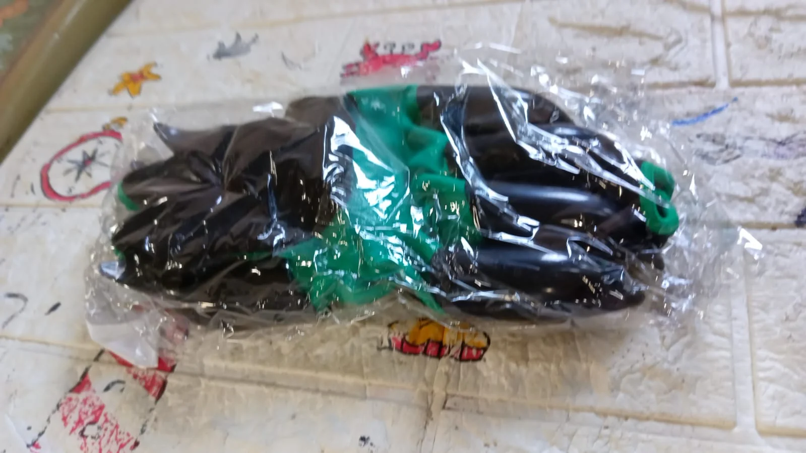 Heavy Duty Garden Gloves with Claws (Washable): 1 Pair (Mix Color) - Image 7
