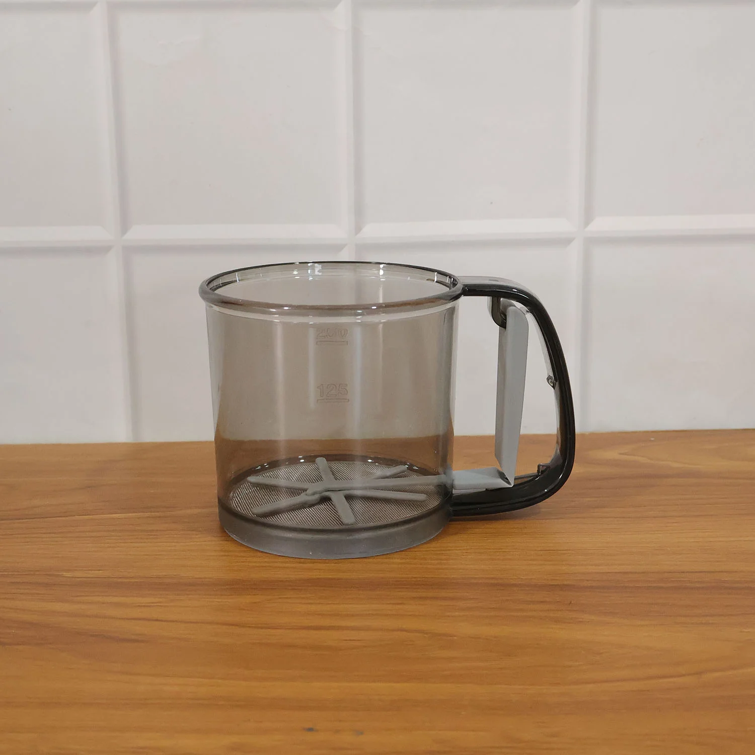 Plastic Flour Sieve Cup with Handle and Fine Mesh Filter for Kitchen Baking - Image 9