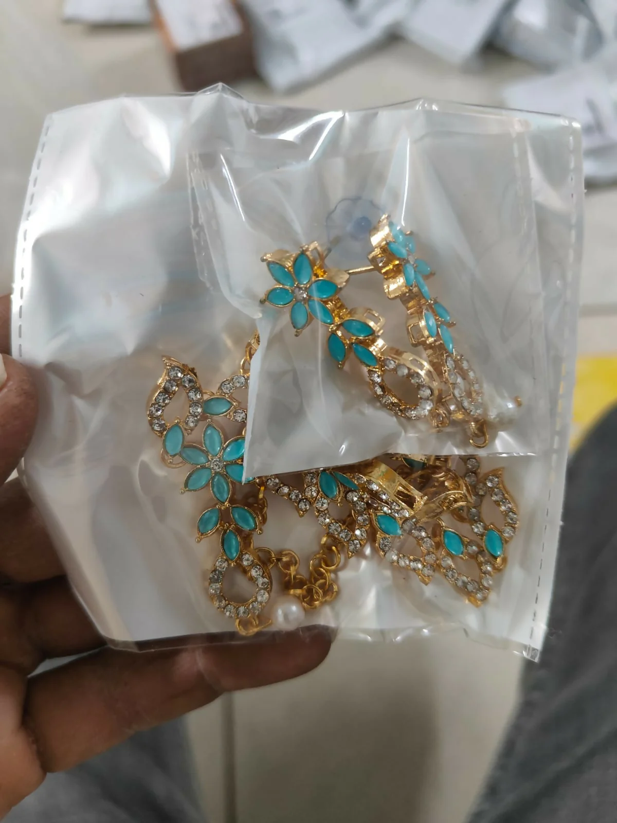 Gold-Plated Turquoise & Diamond-Look Floral Link Necklace Set - Image 5