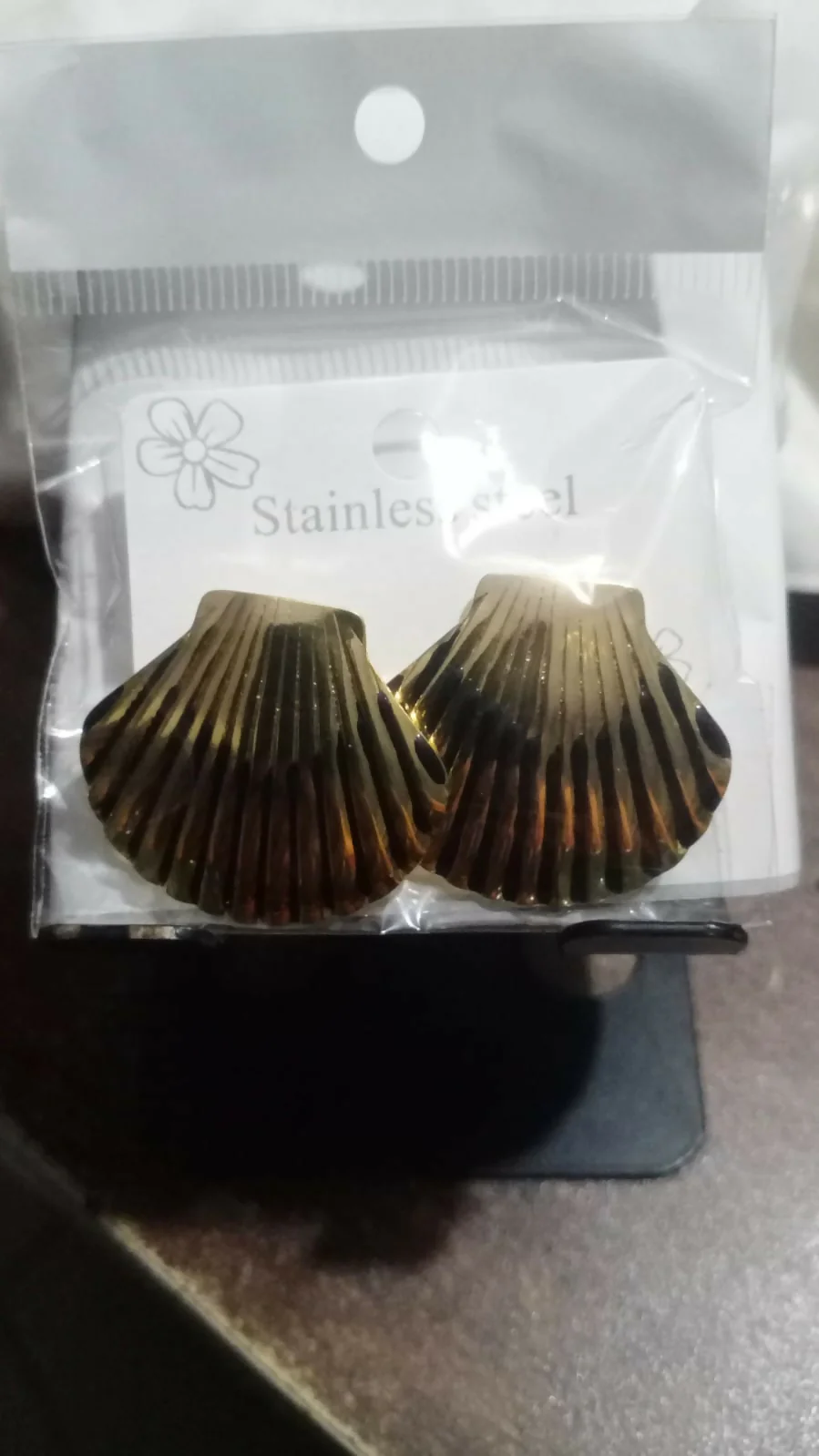 Gold Shell Design Enamel Stud Earrings for Women Stylish Daily Wear Jewelry - Image 5