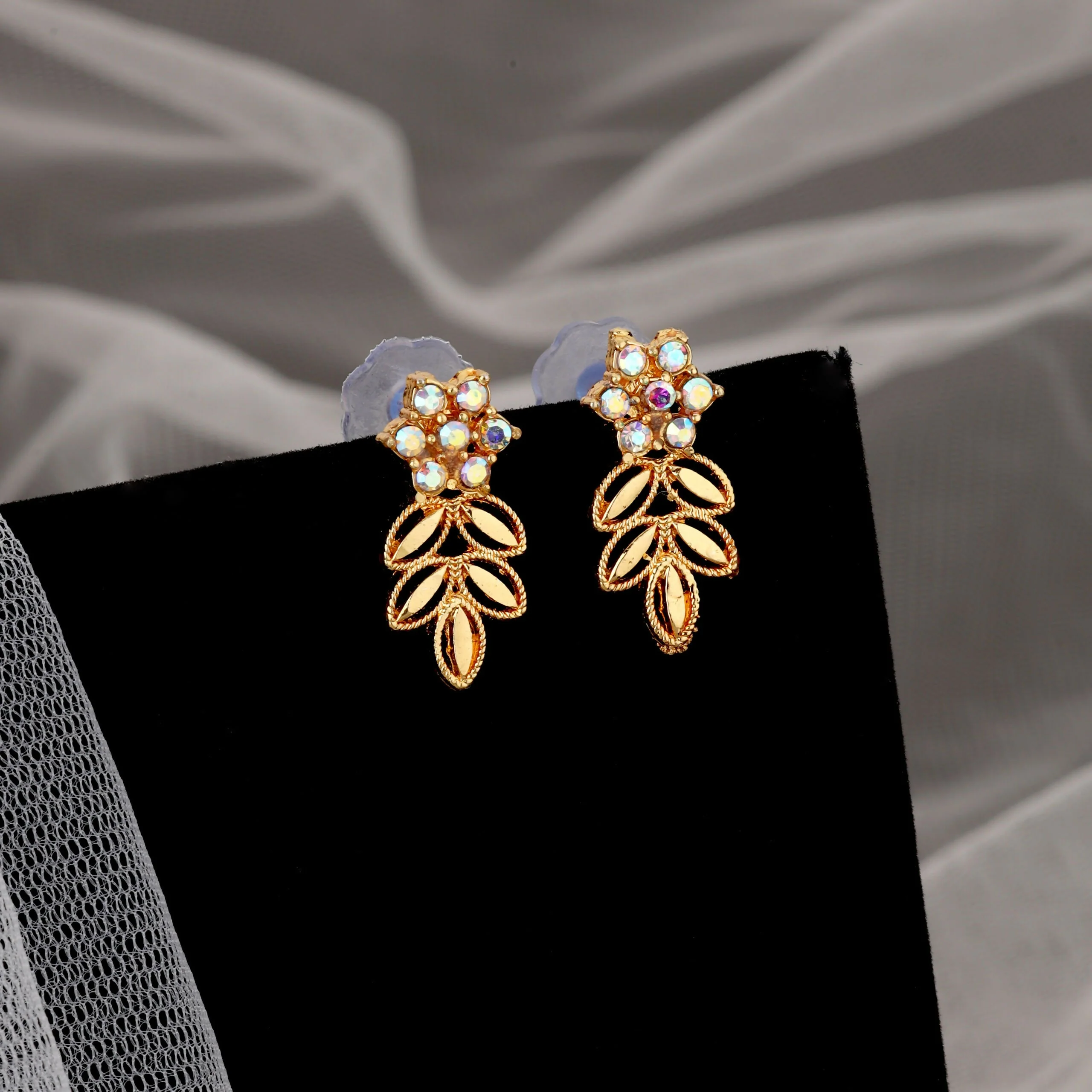 Gold-Toned American Diamond & Kundan-Style Leafy Necklace Set - Image 2