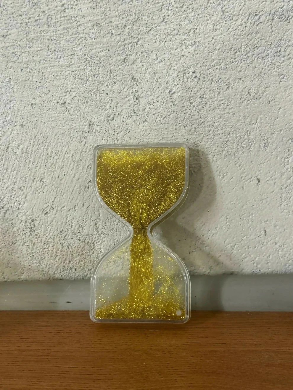 Golden Glitter Liquid Hourglass Timer Desk Toy for Kids & Adults - Image 5