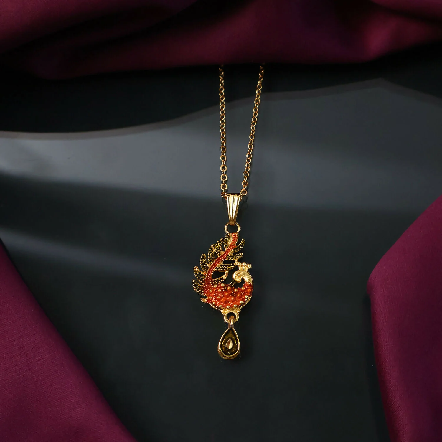 Graceful Peacock Motif Pendant Necklace with Chain for Women - Image 4