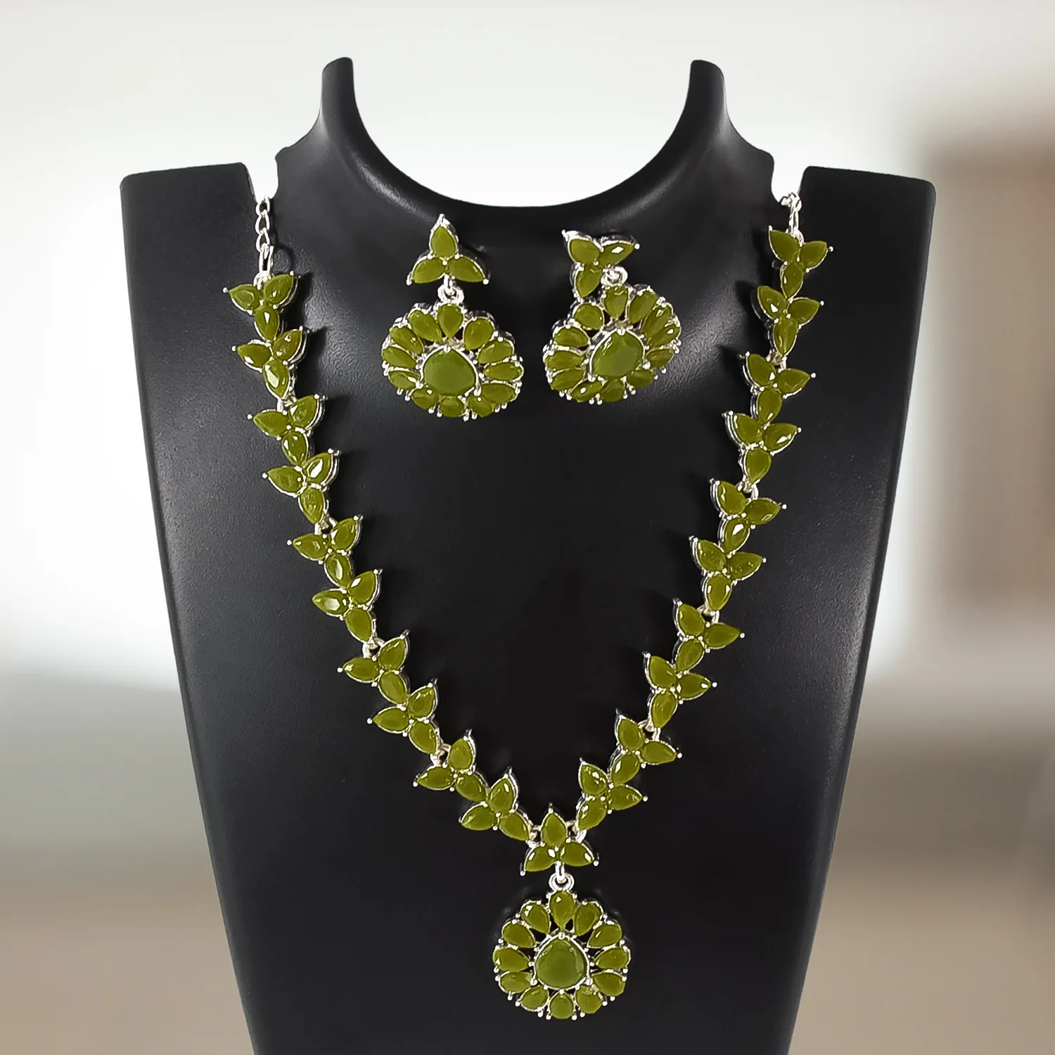 Green Diamond Necklace Set - Image 3