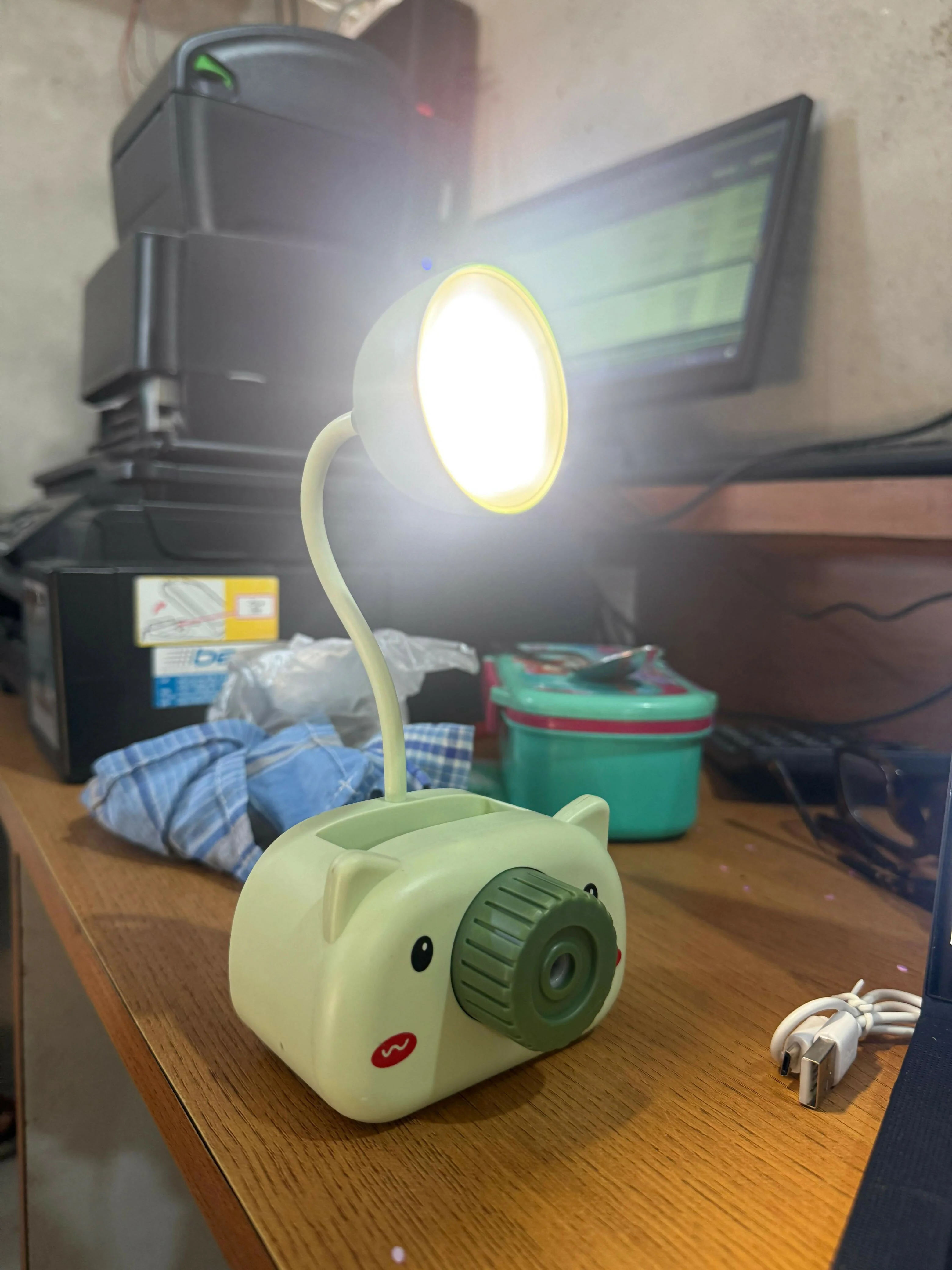Green Kids Desk Lamp with Pencil Sharpener and Pen Holder Study Table Light - Image 5