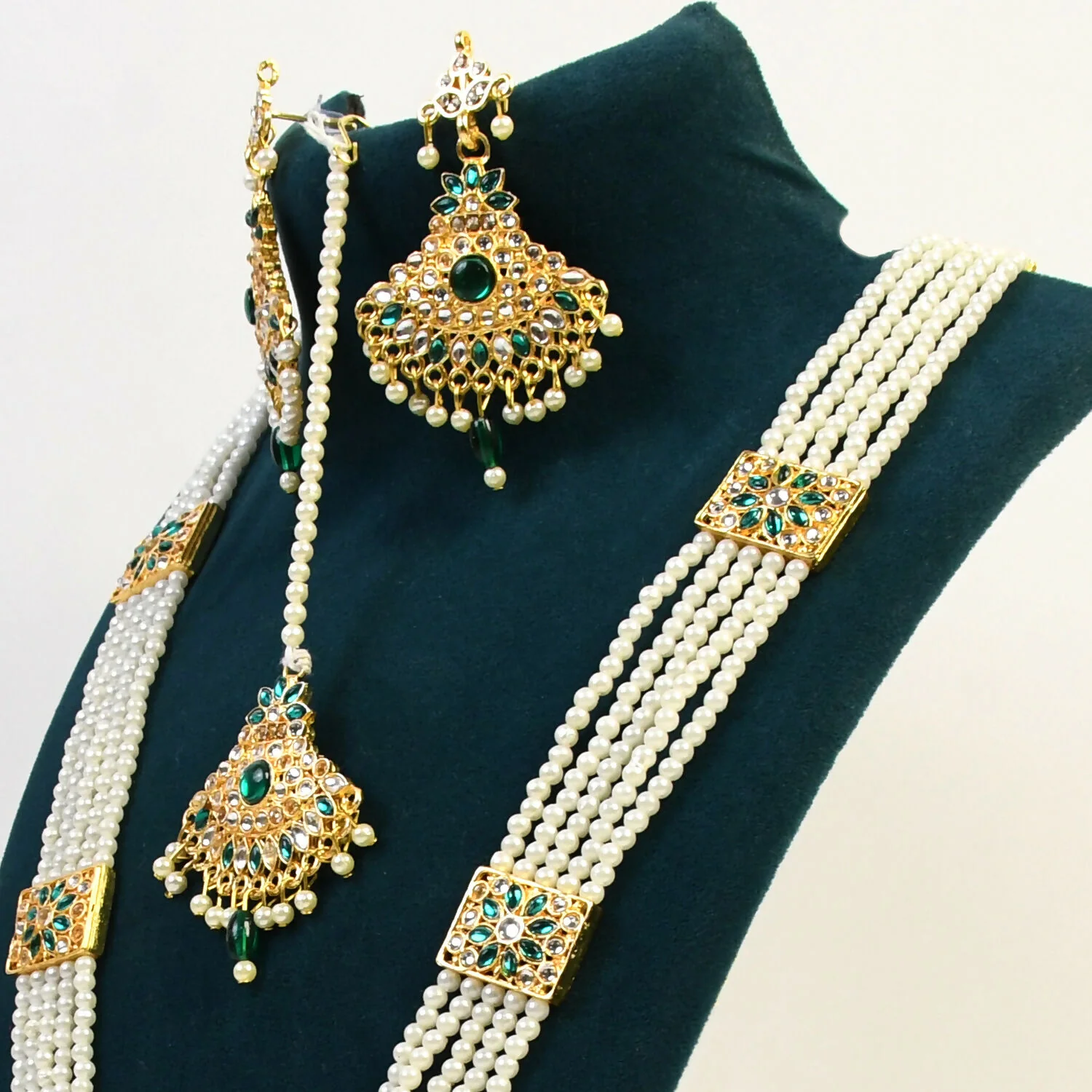 green Moti Rani Har – A Classic Symbol of Grace - Image 4