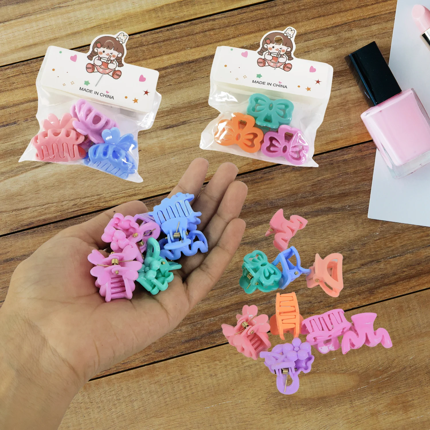 Plastic Small Hair Clips Girls Kids Hair Accessories (3 Pcs Set / Mix Color & Design) - Image 6