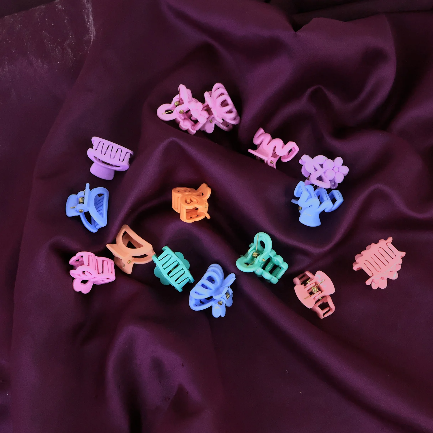 Plastic Small Hair Clips Girls Kids Hair Accessories (3 Pcs Set / Mix Color & Design) - Image 8