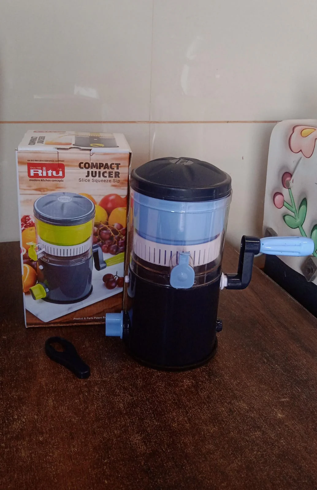 Ritu Hand Operated Compact Manual Juicer (Multicolor / 1 Pc) - Image 10