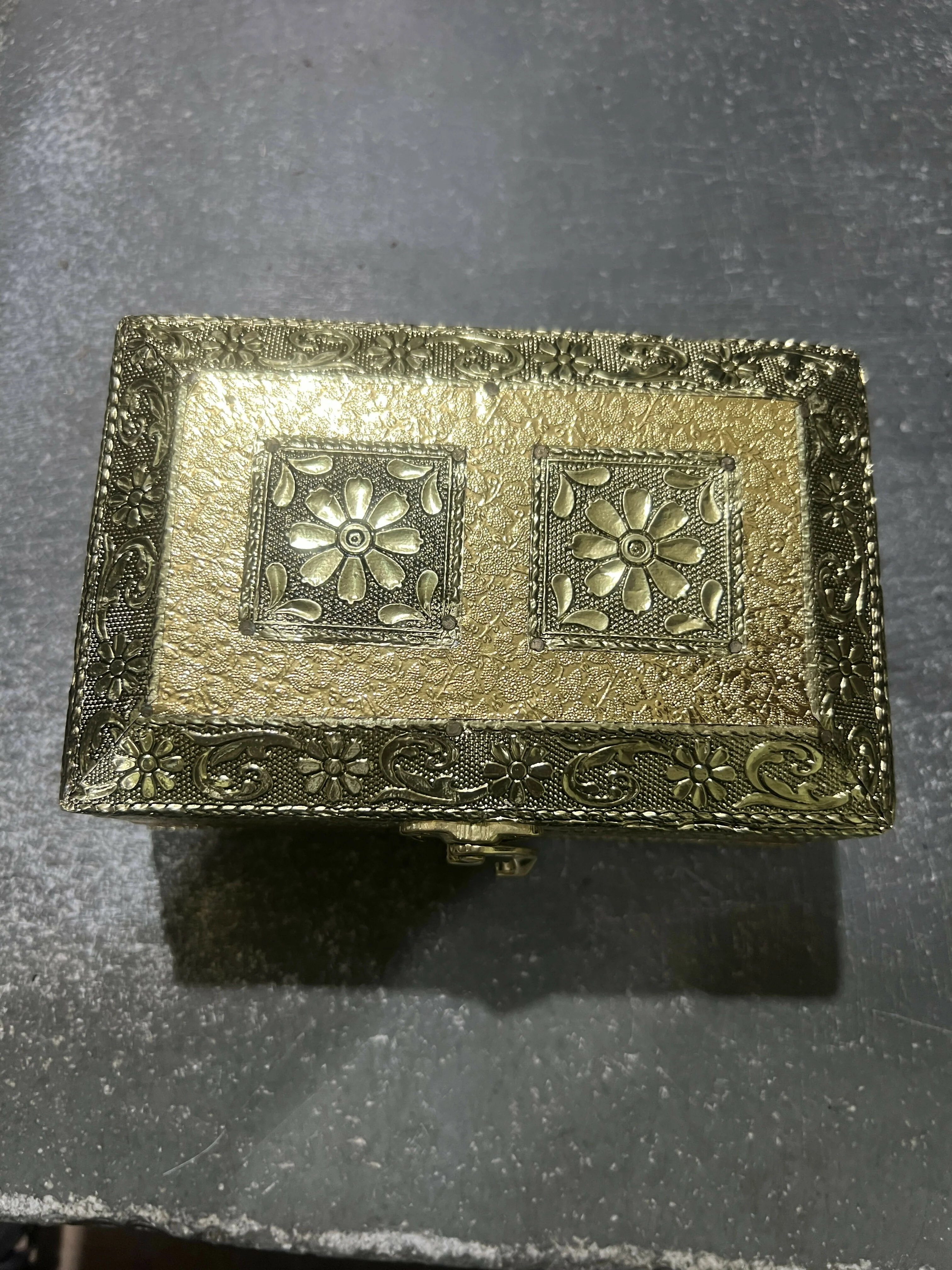 Handcrafted Floral Embossed Metal Jewelry Storage Decorative Organizer - Image 4