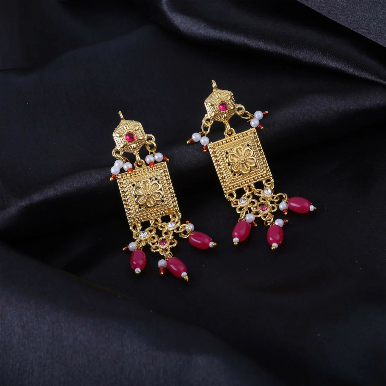 Handcrafted Rajasthani Rajwadi Aad with Ruby Latkan & Pearls with Earrings - Image 2