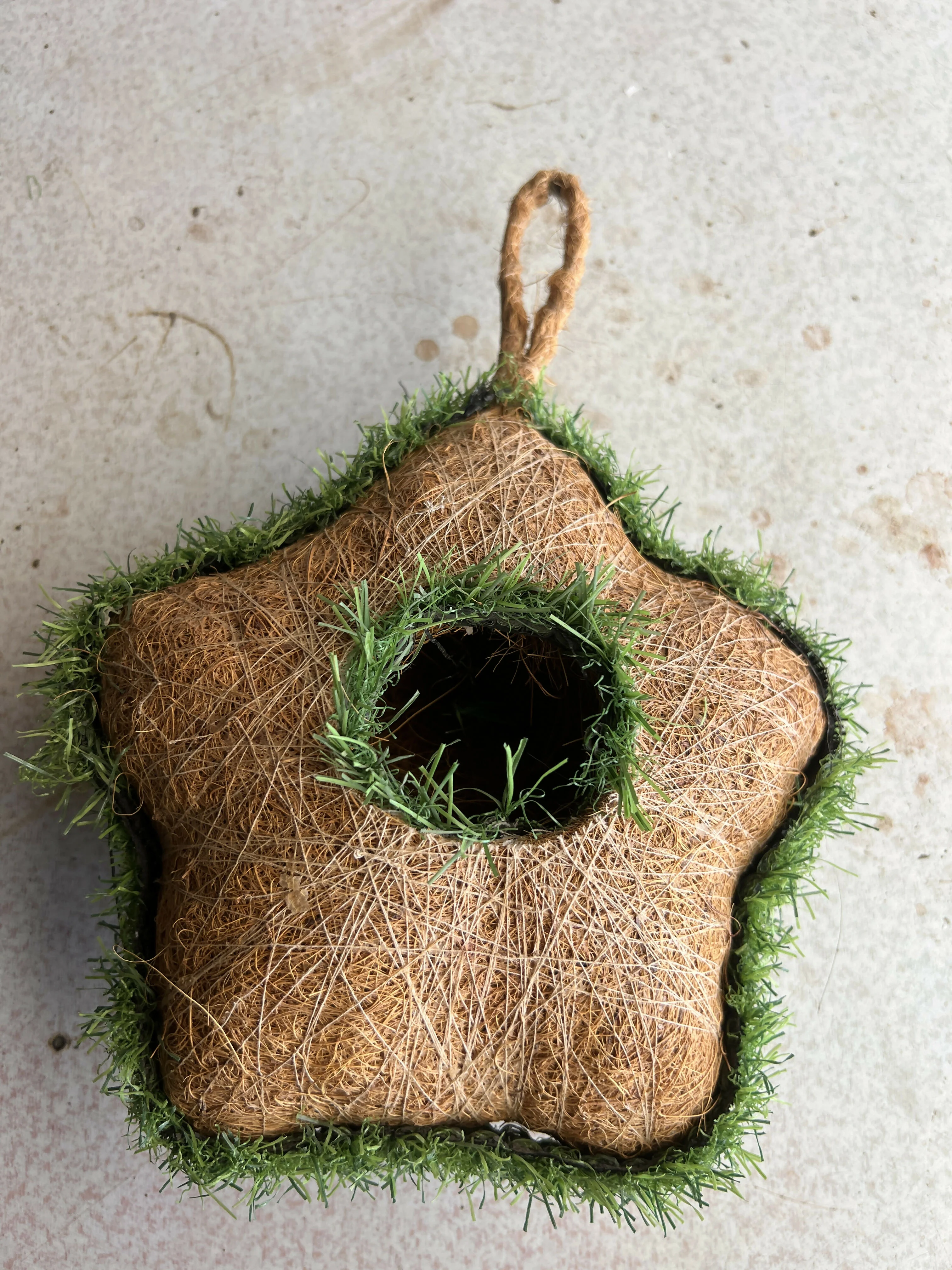 Handmade Coir Star-Shaped Bird House for Outdoor & Garden - Image 6
