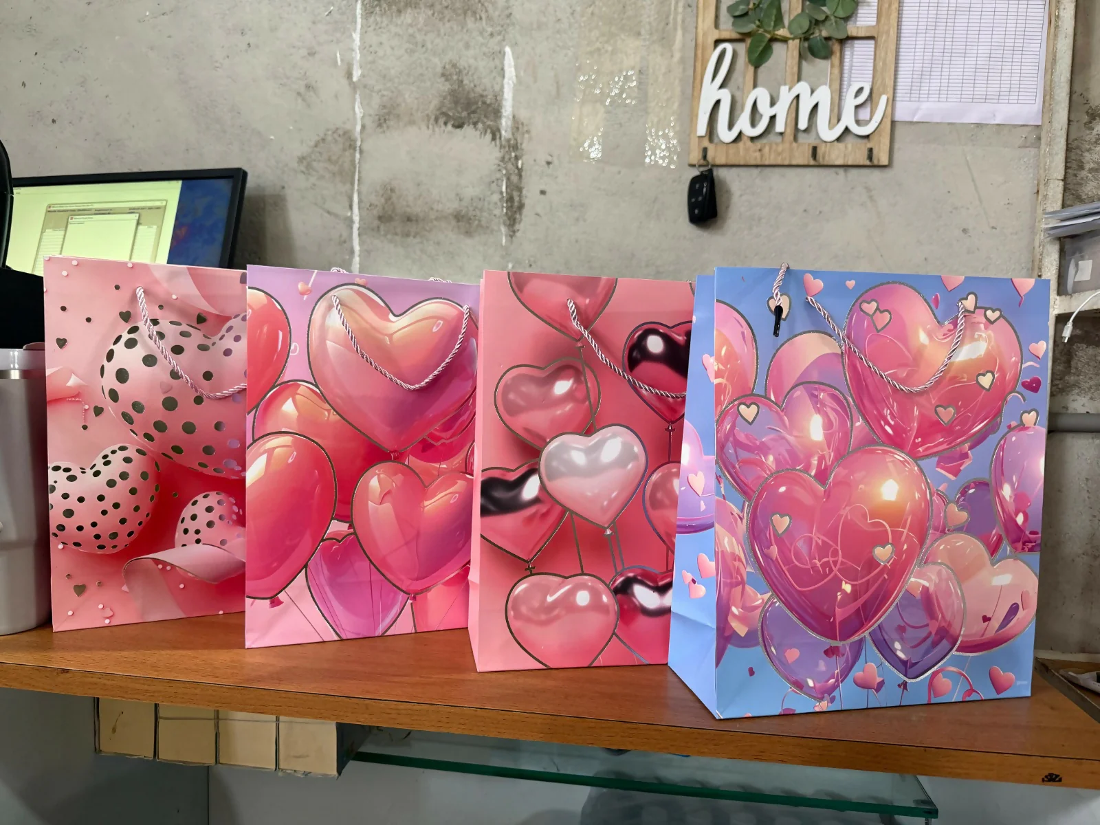 Heart Balloon Print Gift Paper Bag with Handle 1 Piece - Image 5