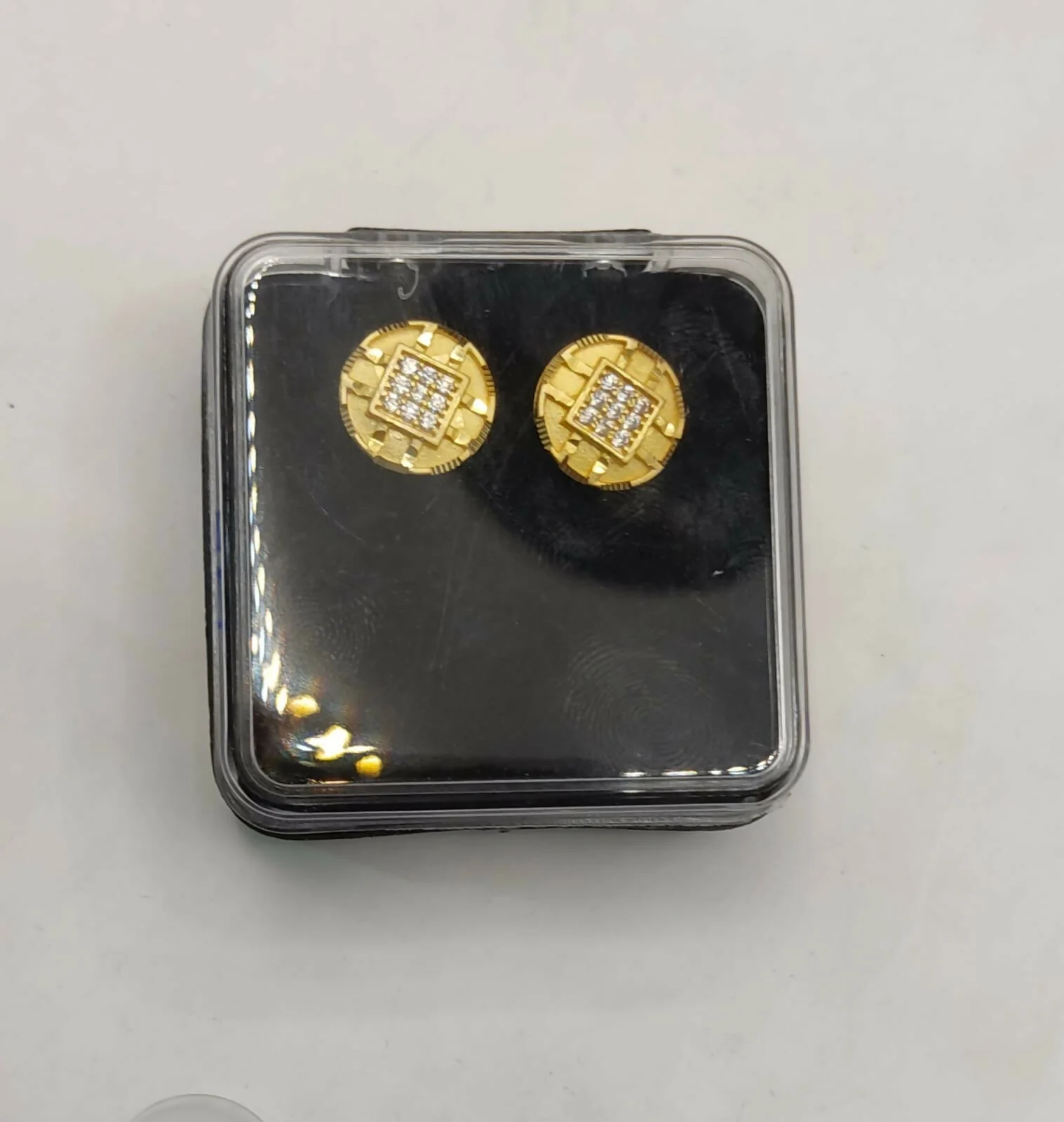 Heart Filigree Gold-Plated Stud Earrings with AD for women and girls - Image 5