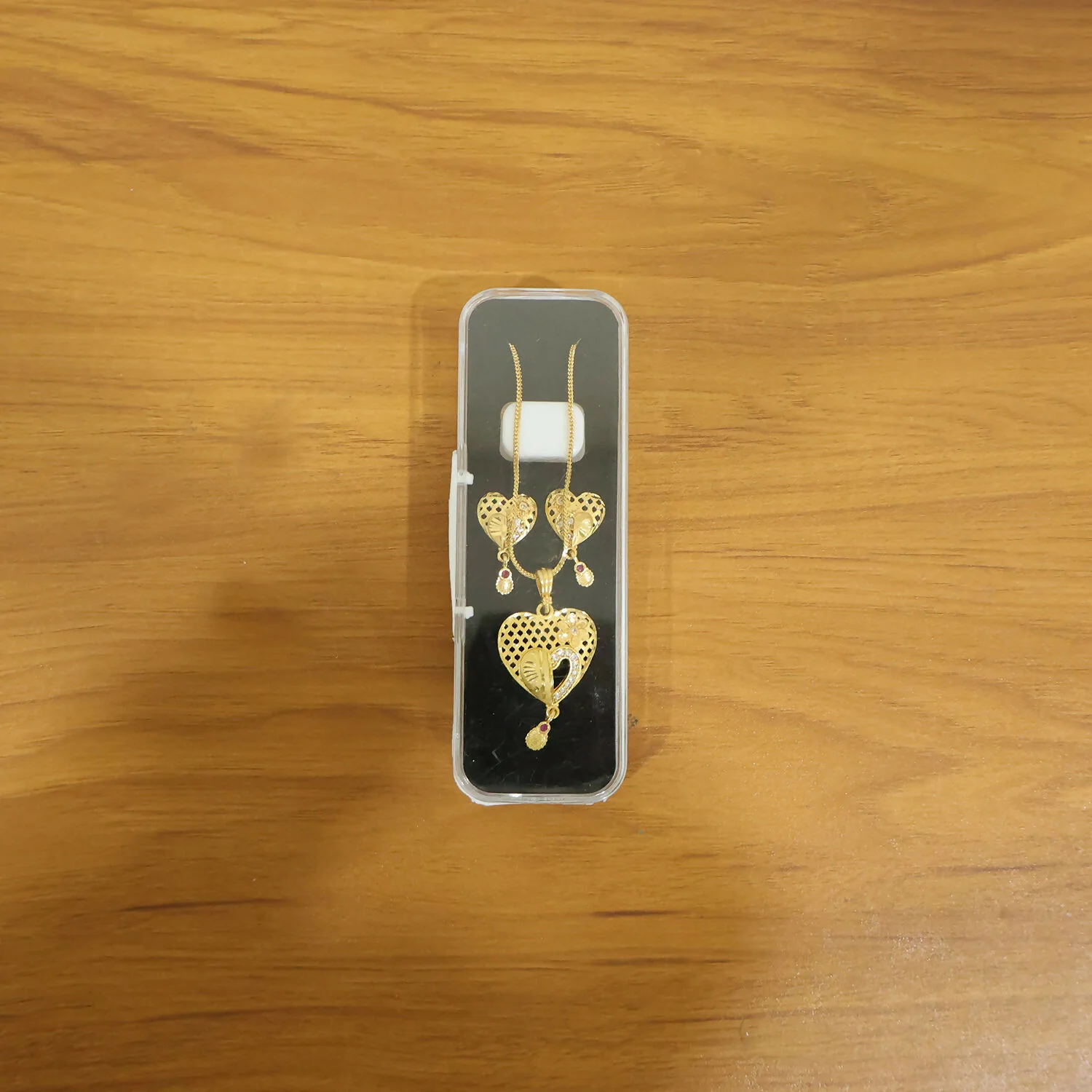Heart Motif Gold Pendant and Earring Set Elegant Traditional Jewelry Set for Women - Image 7