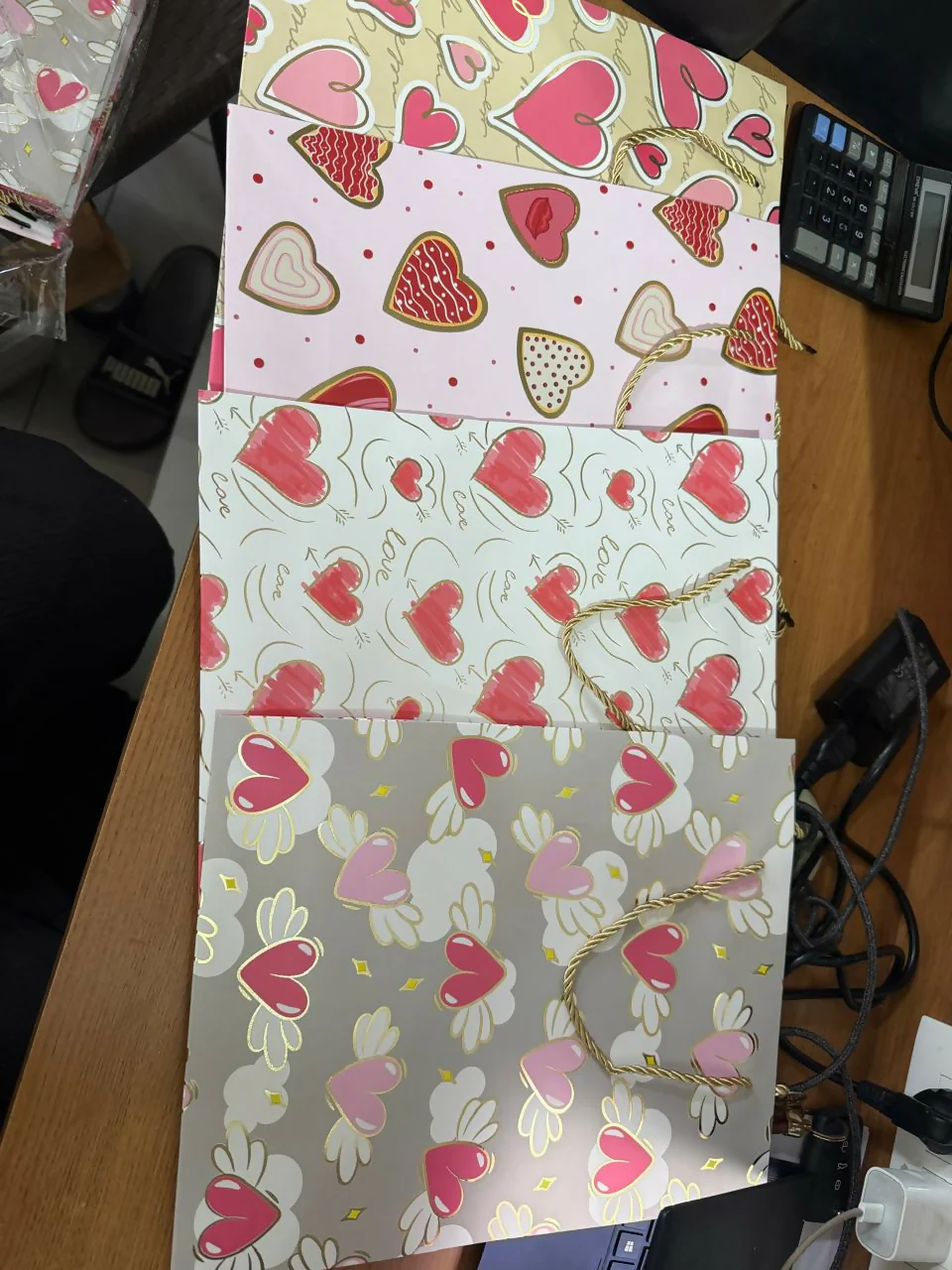 Heart Print Gift Paper Bag with Handle for Special Occasions - Image 5