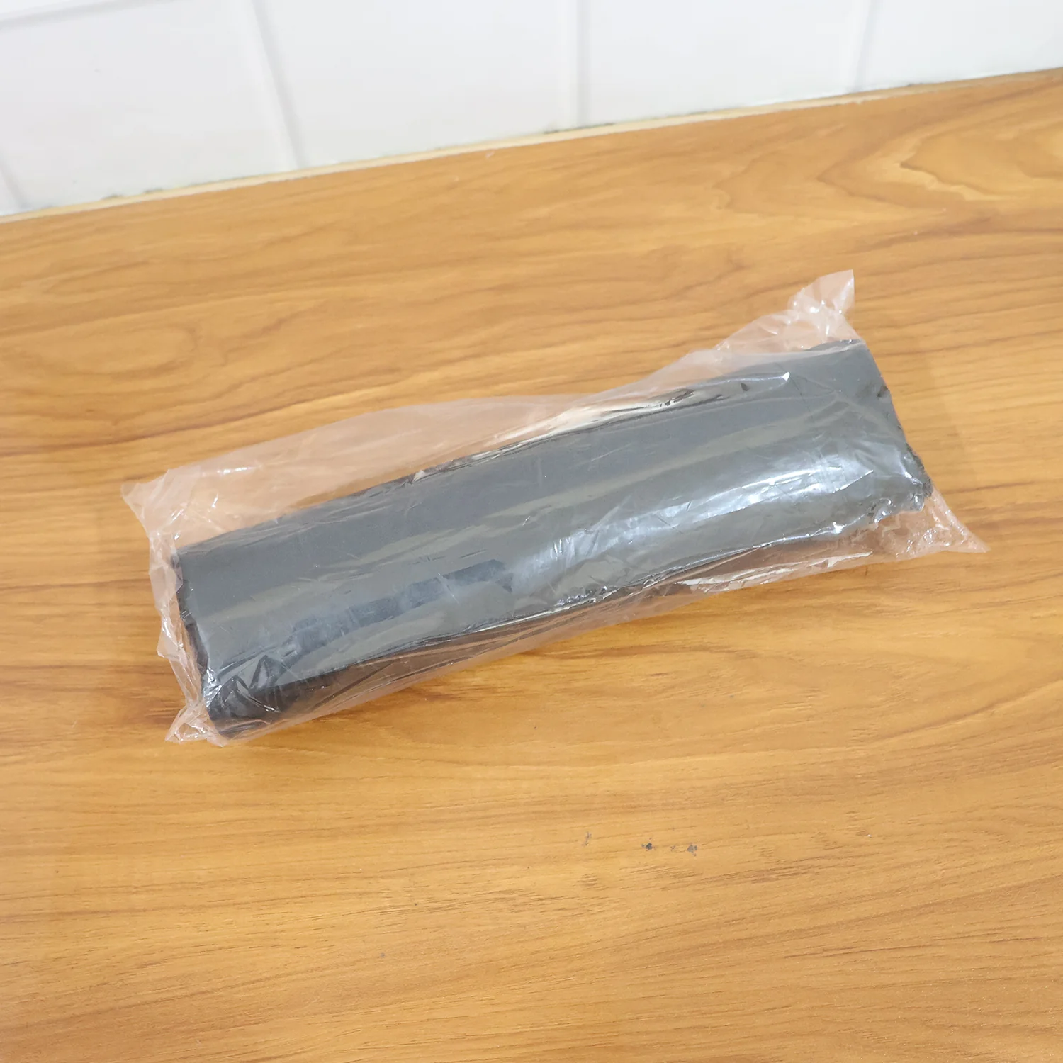 Heavy-Duty Black Garbage Bag Roll for Home & Commercial Waste Disposal (1 Roll) - Image 9