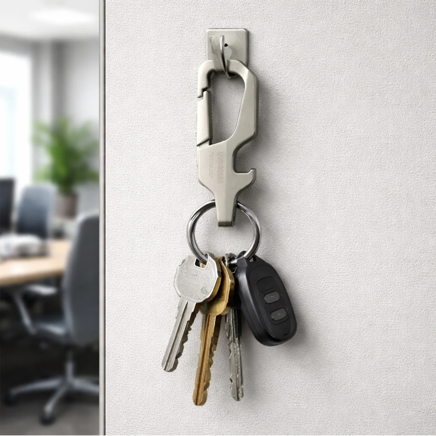 Heavy Duty Metal Key Holder with Secure Lock Keychain (1 Pc) - Image 4