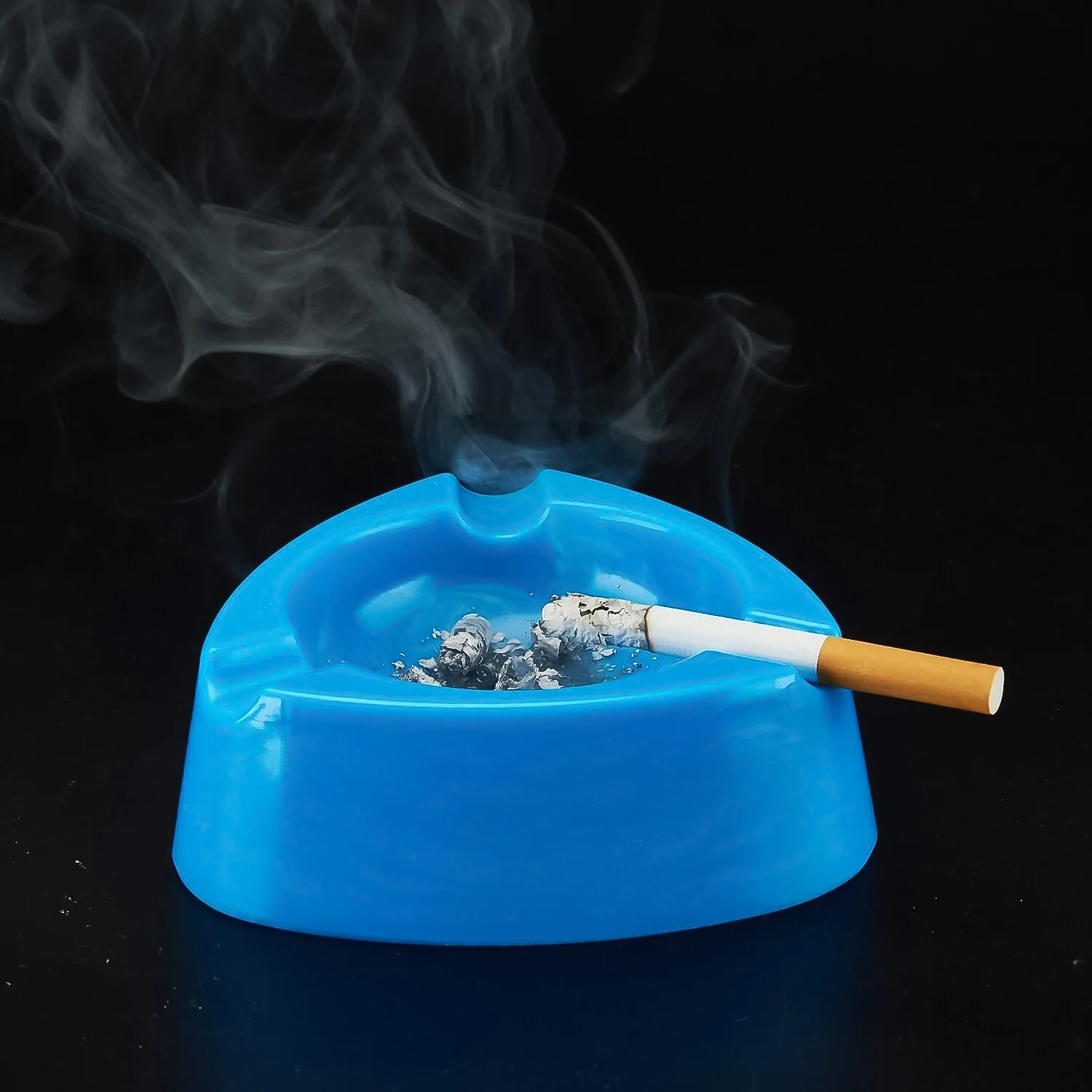 Oblivion Heavy Duty Plastic Ashtray (mix color & 1 Pc) - Image 3