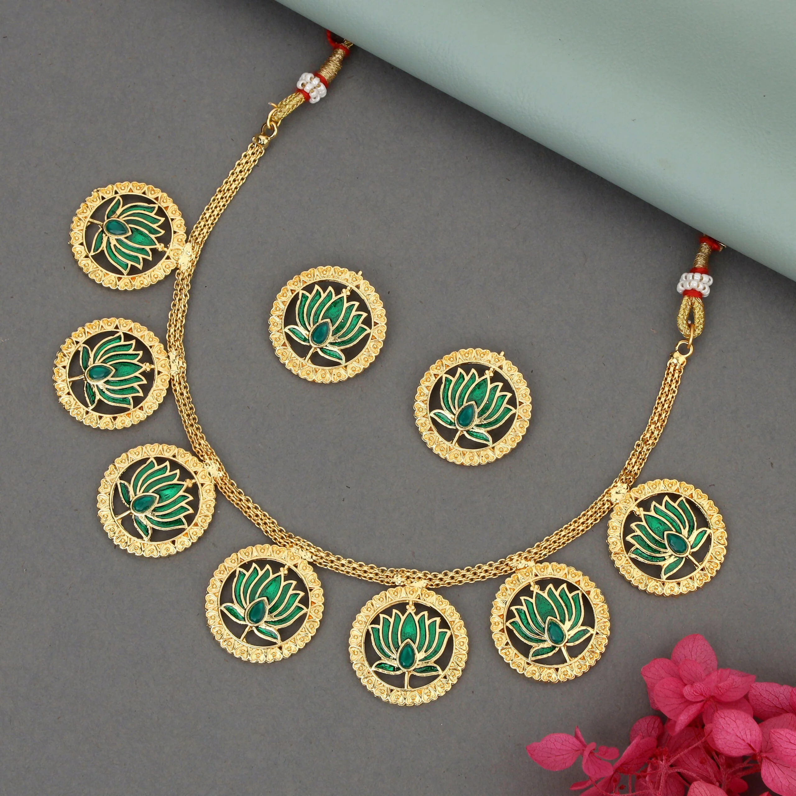 Heavy R Gold-Tone Traditional Filigree Choker Set - Image 3