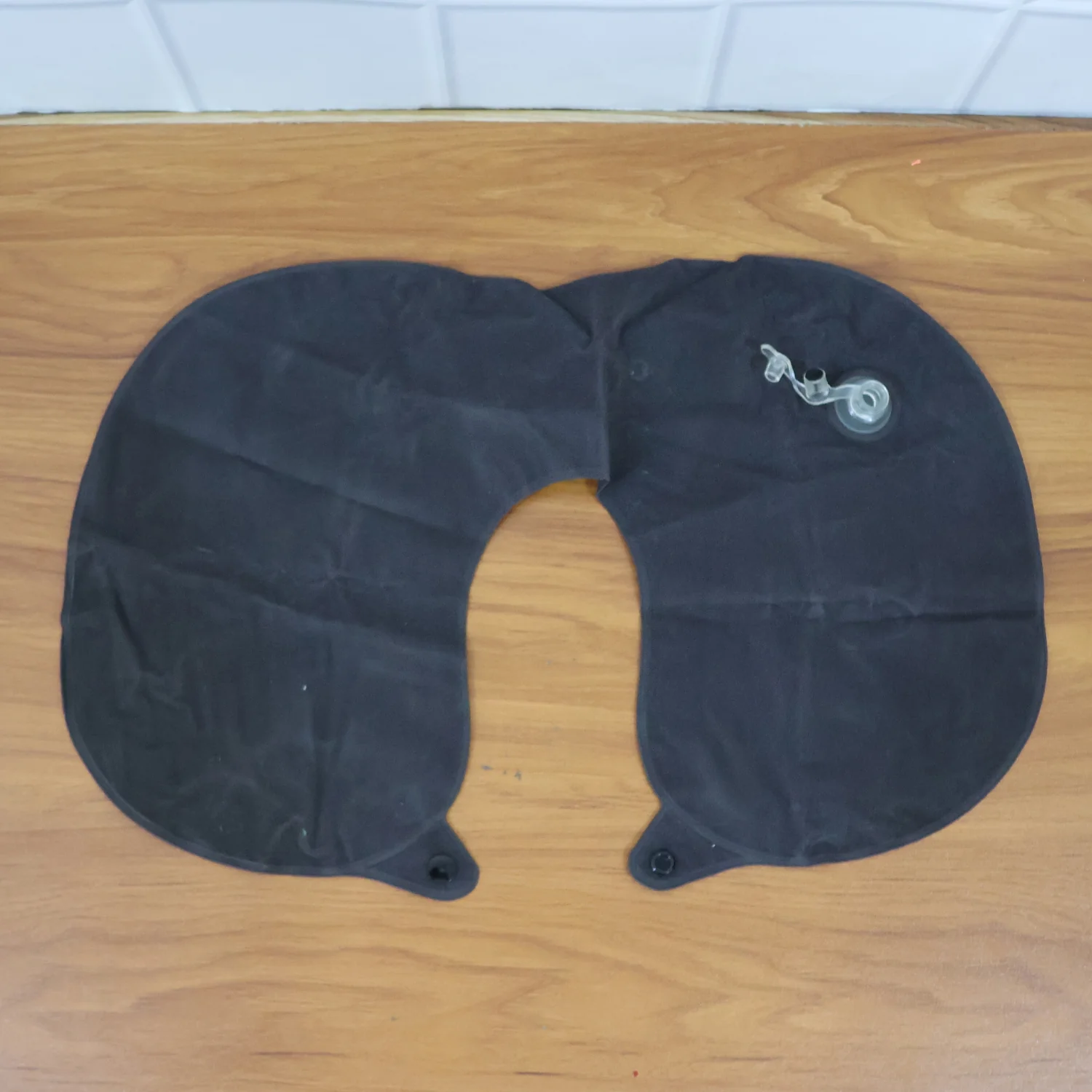 Inflatable U-Shaped Travel Neck Pillow (1 Pc) - Image 8