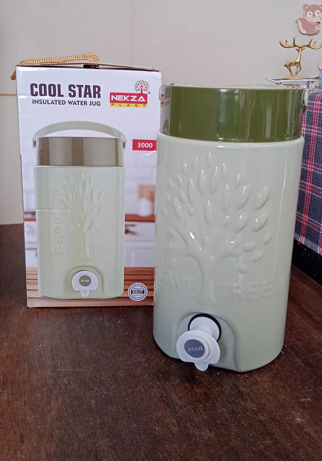 Insulated Water Jug with Tap (2000ml): Leakproof, Travel Cooler - Image 6