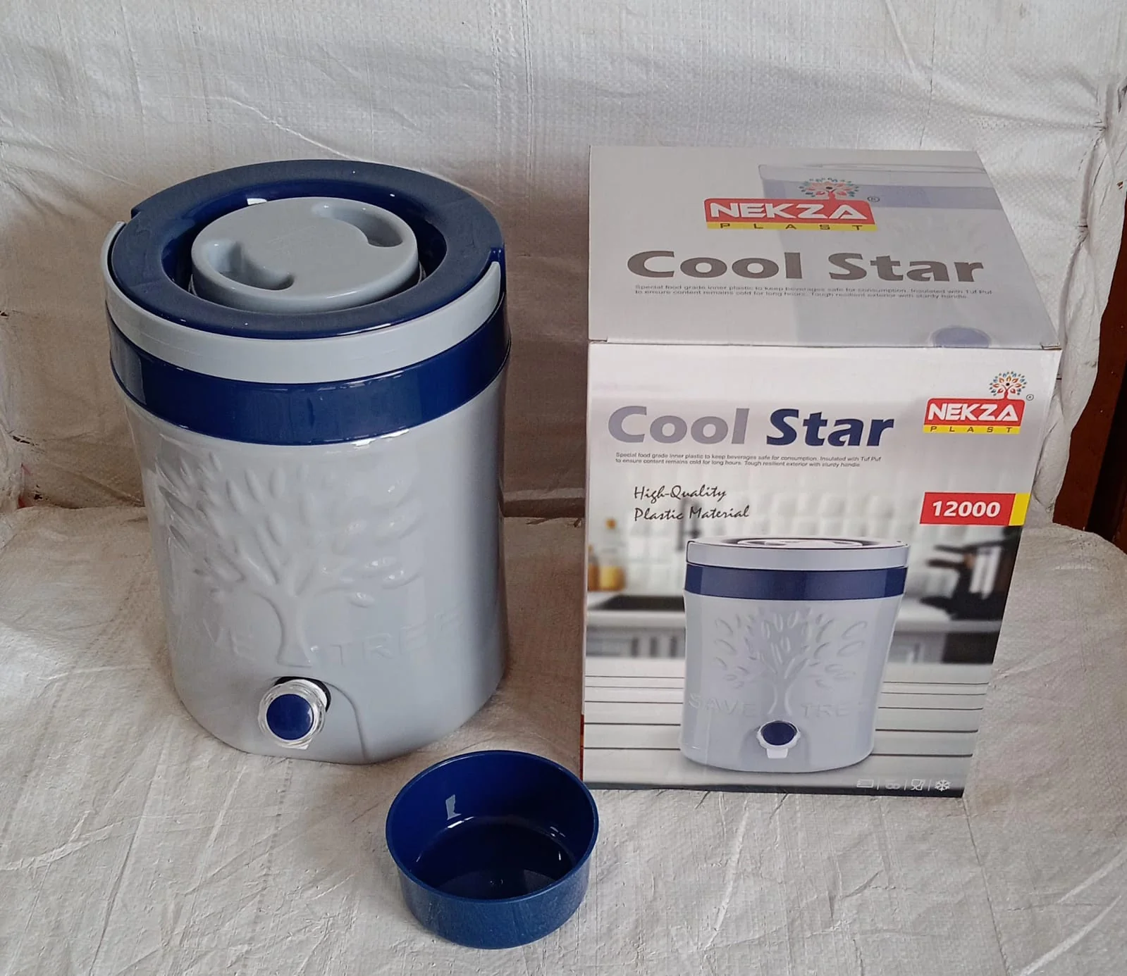 Insulated Water Jug with Tap (5000ml): Leakproof, Travel Cooler - Image 8