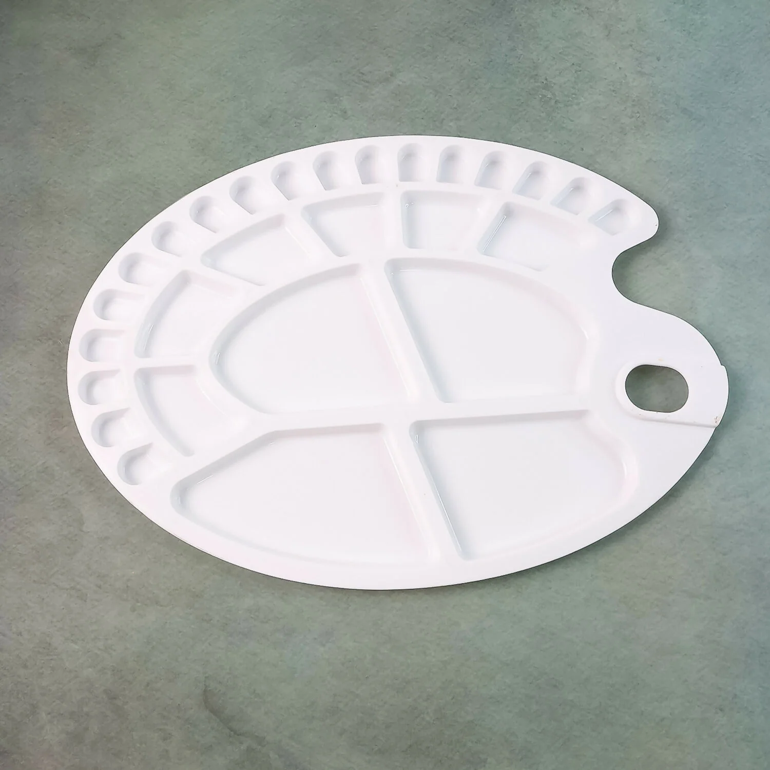 Khyati Colour Mixing Plate – Oval Large Paint Palette for Artists and Students - Image 4