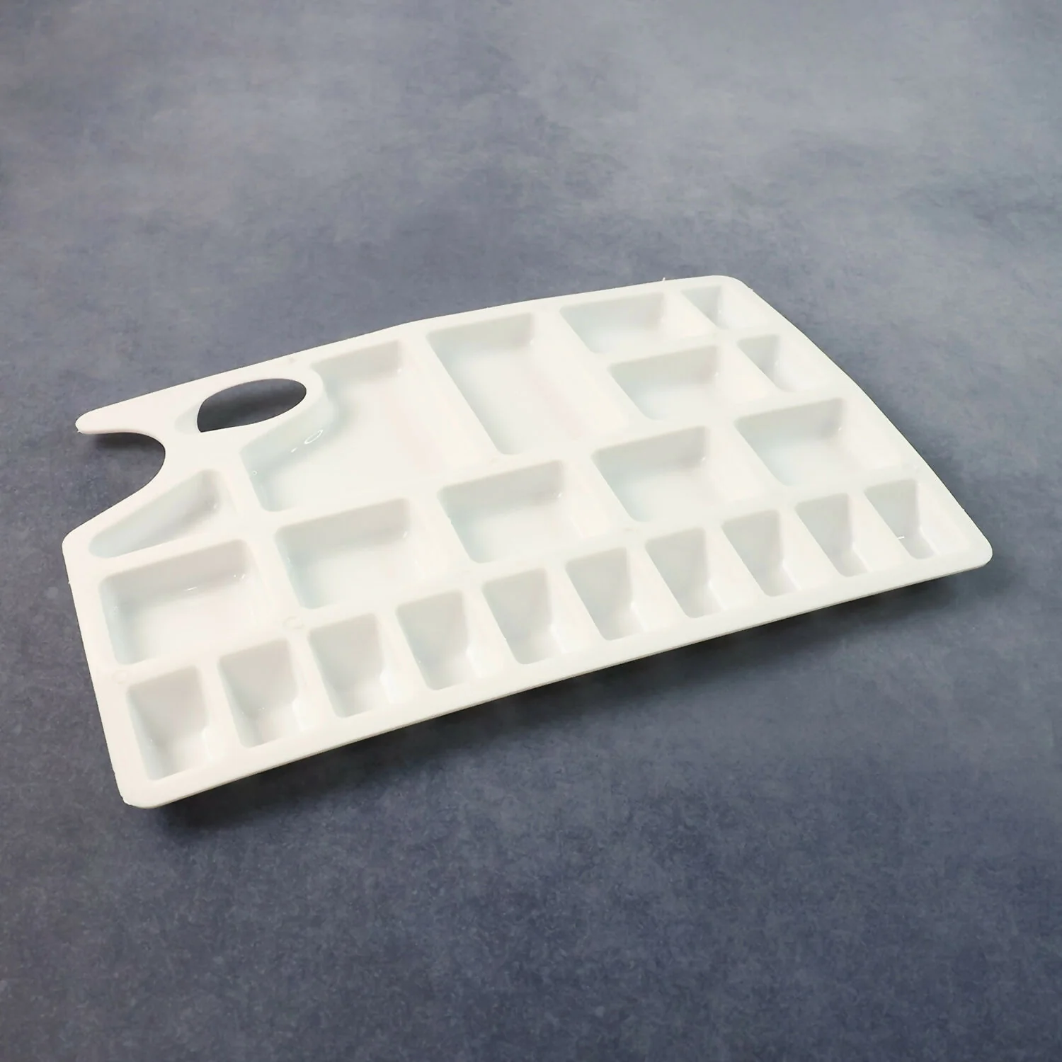 Khyati Colour Mixing Plate – Rectangle Artist Palette with Multiple Compartments - Image 4