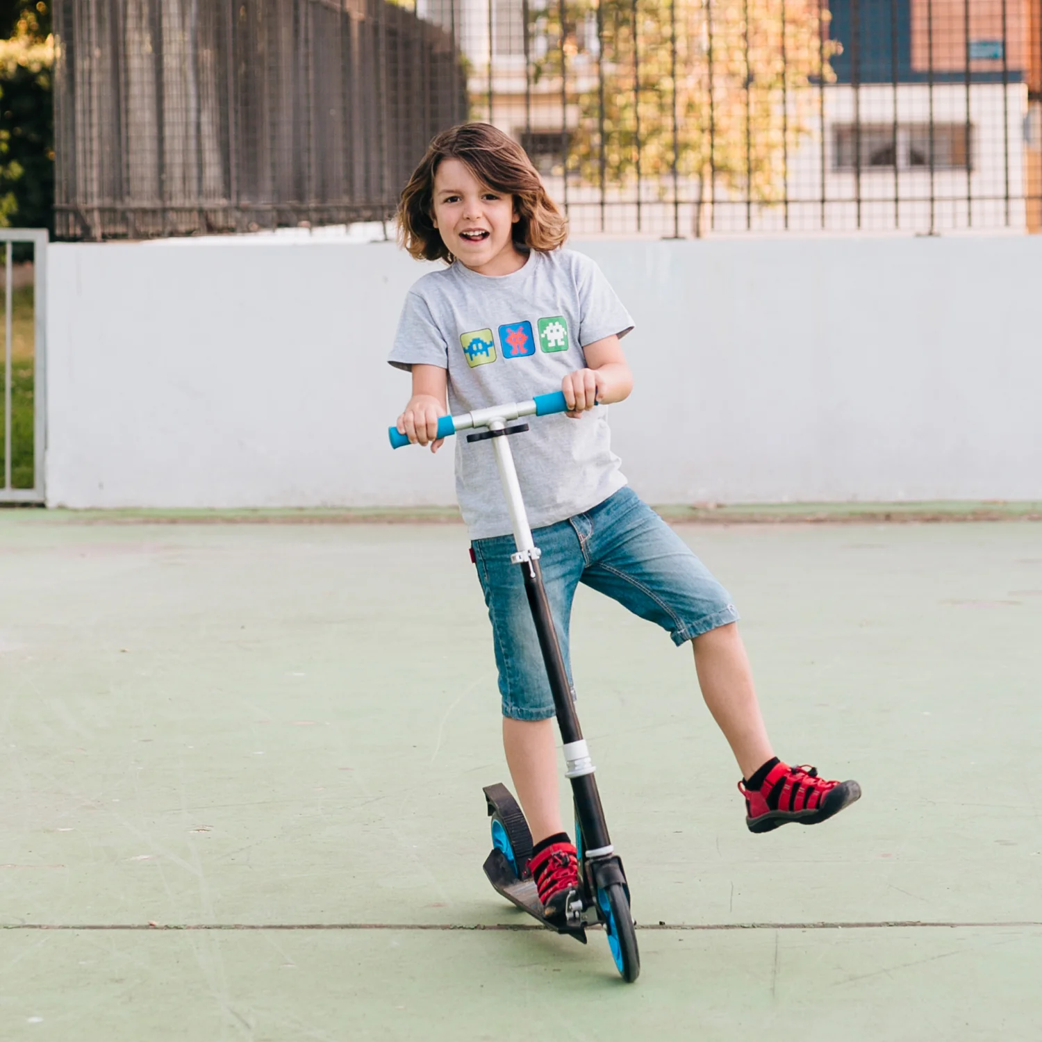 Foldable Kids Ride-On Scooter – 2-Wheel, Height Adjustable (4-8 yrs, Multicolor) - Image 4