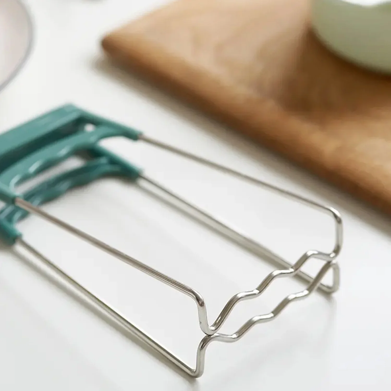 Kitchen Tongs & Bowl Clip – Wear-Resistant Plate Lifter for Restaurants - Image 4