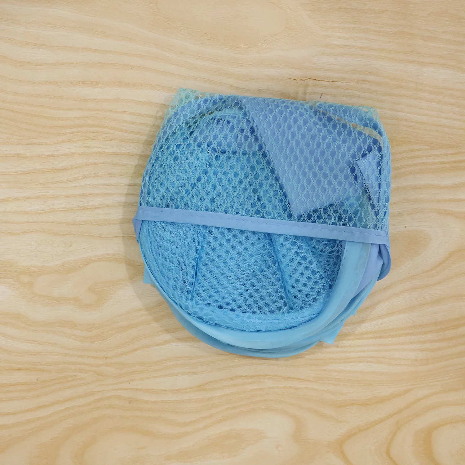 Large Mesh Pop Up Laundry Basket Clothes Storage Hamper (1 Pc, 54x30cm) - Image 9