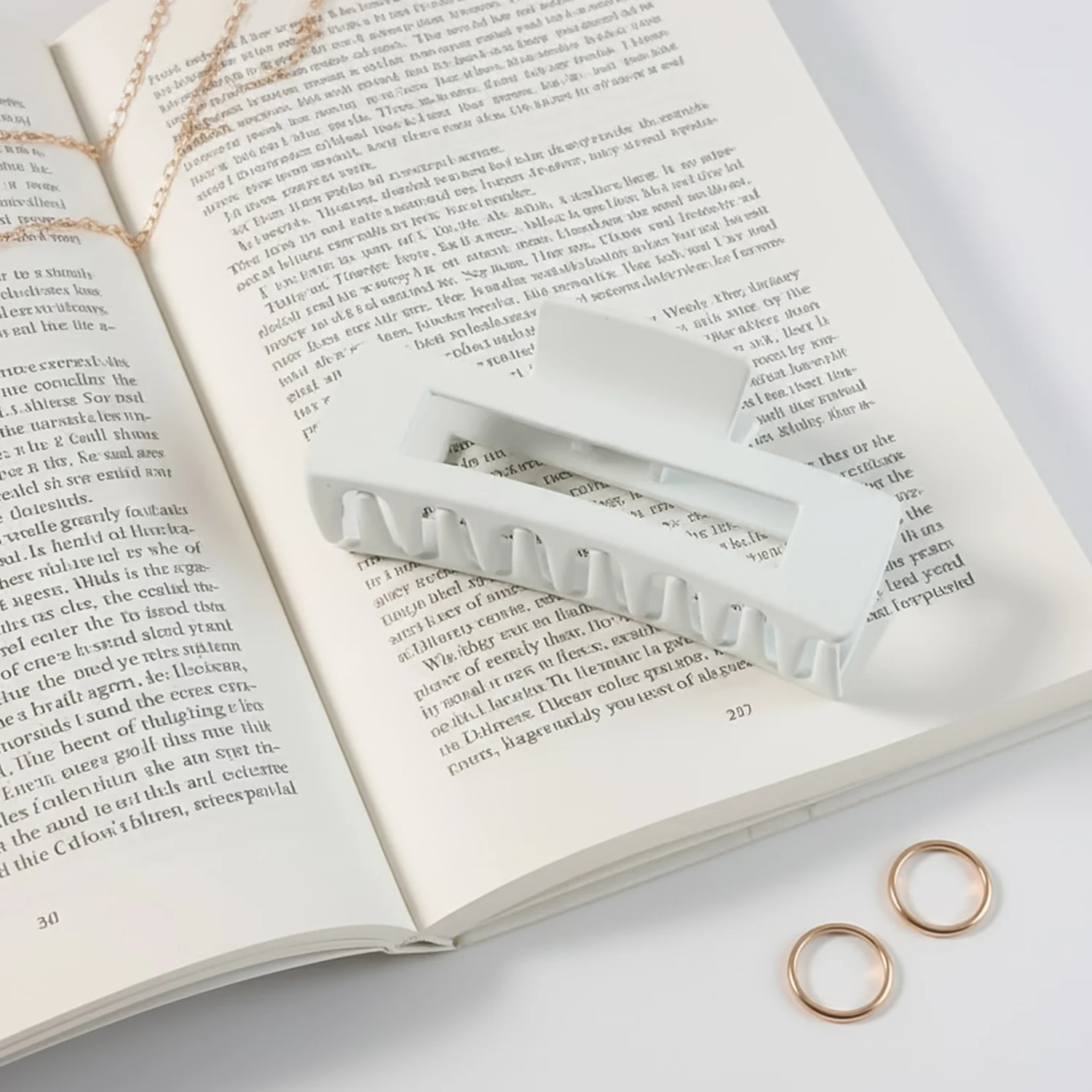 Large Stylish Plastic Hair Clip (1 Pc) - Image 6