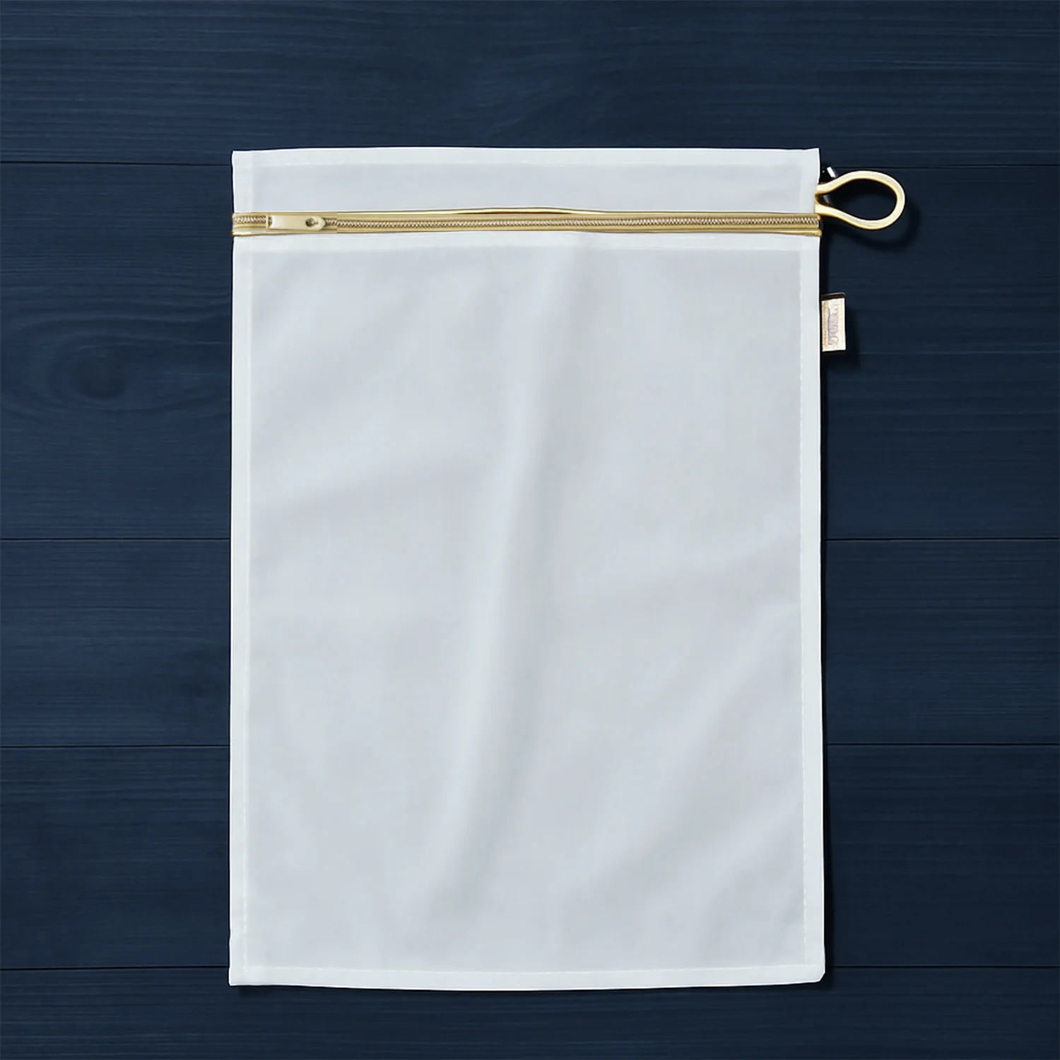 Large Mesh Laundry Bag with Zipper for Delicates & Travel Storage - Image 4