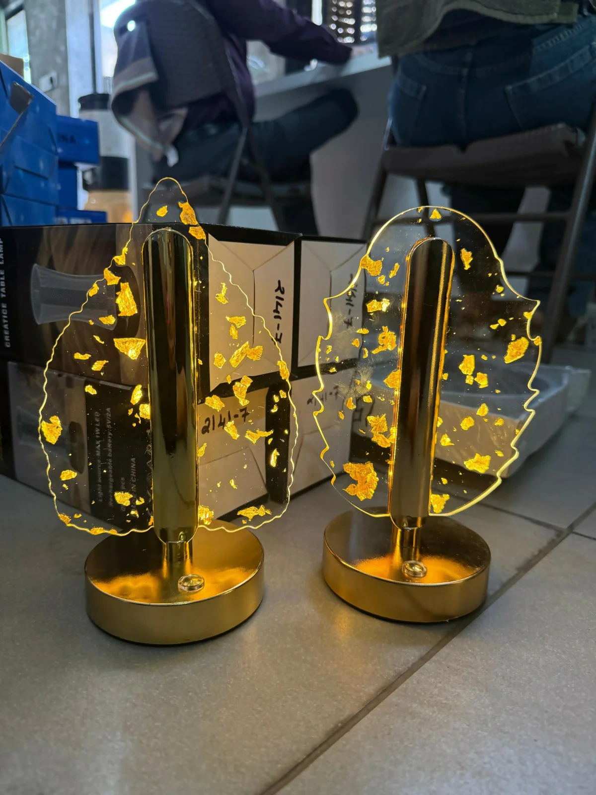 Leaf Design Crystal Table Lamp with Warm Glow Decorative Light (Pattern may vary) - Image 5