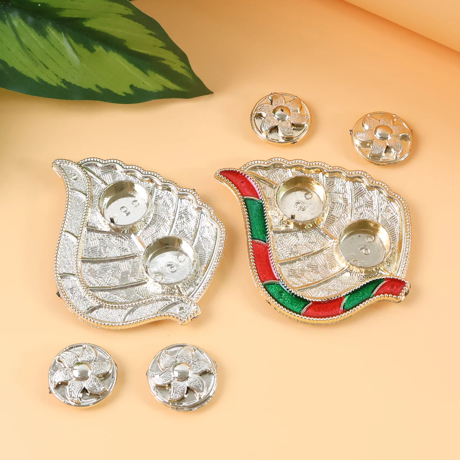 Leaf-Shaped Decorative Pooja Thali - (1 Pc) - Image 4