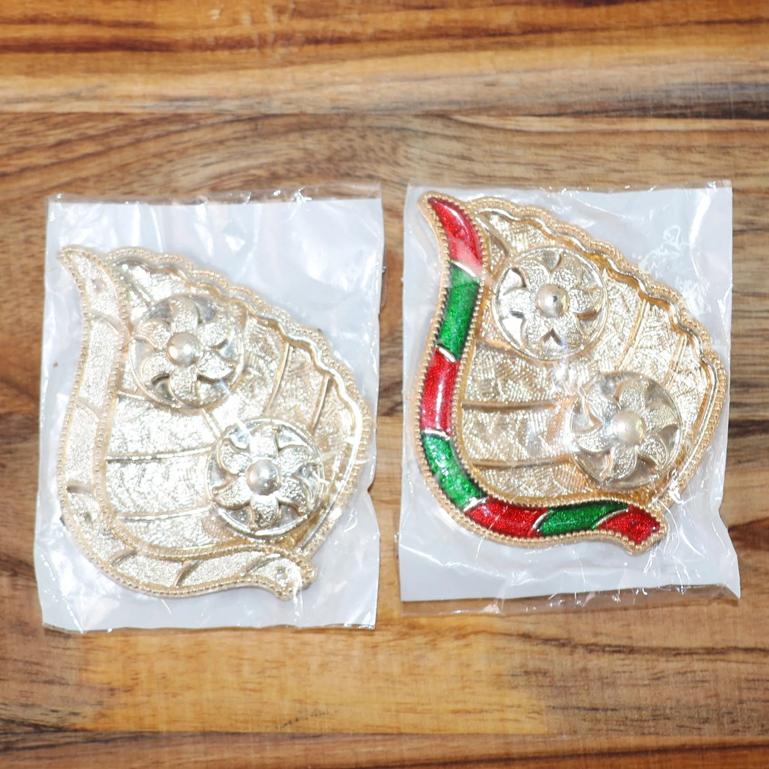 Leaf-Shaped Decorative Pooja Thali - (1 Pc) - Image 7