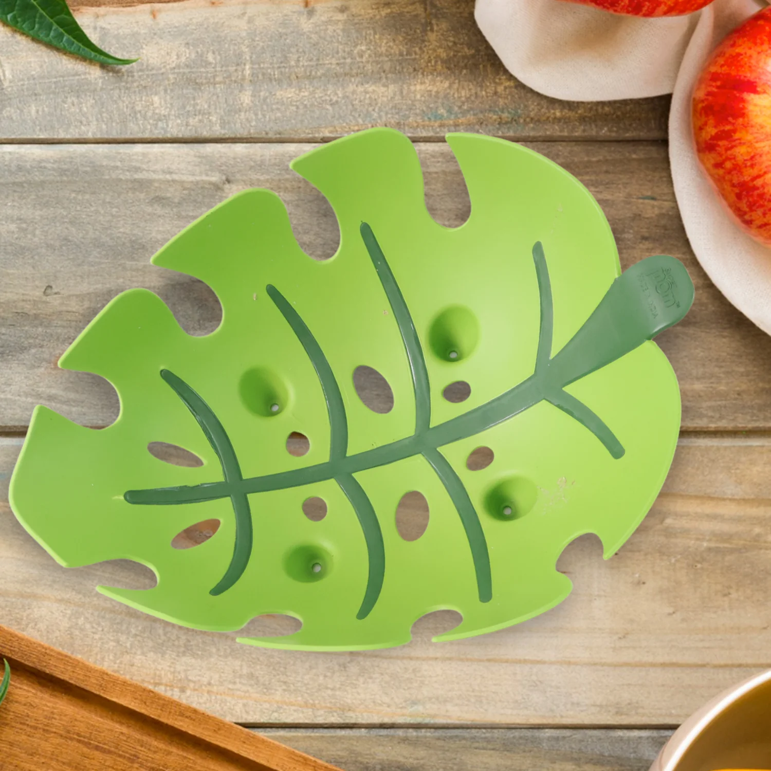 Supermom Leaf-Shaped Plastic Fruit Basket (1 Pc) - Image 4