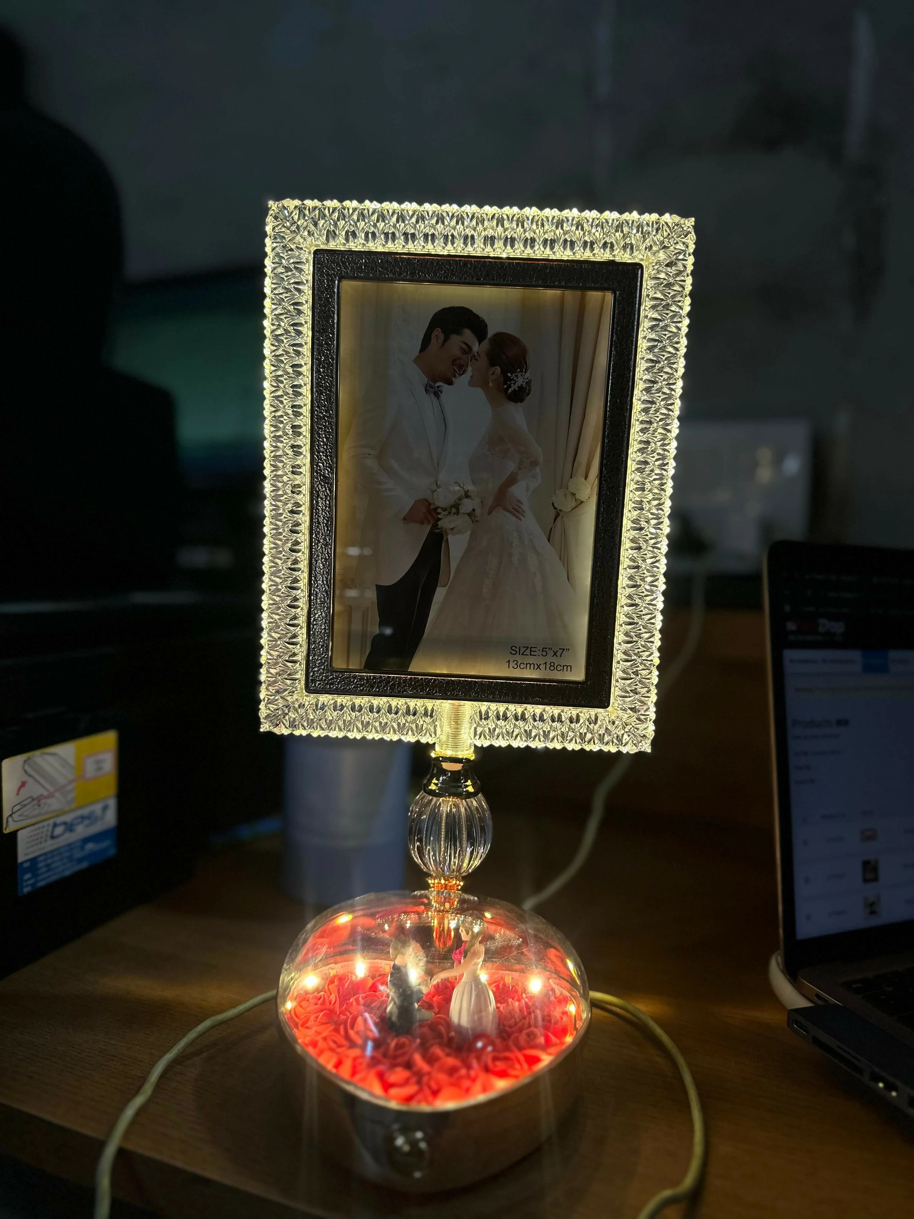 LED Crystal Photo Frame Lamp with Couple Figurine Base Decor - Image 7