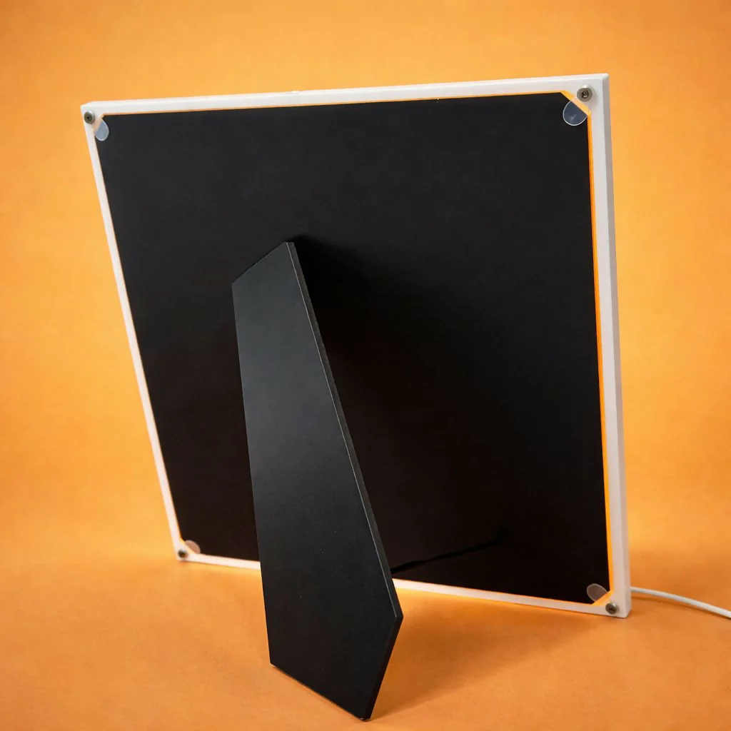 LED Photo Frame 7x5 Collage with Clips Decorative Light Frame - Image 4
