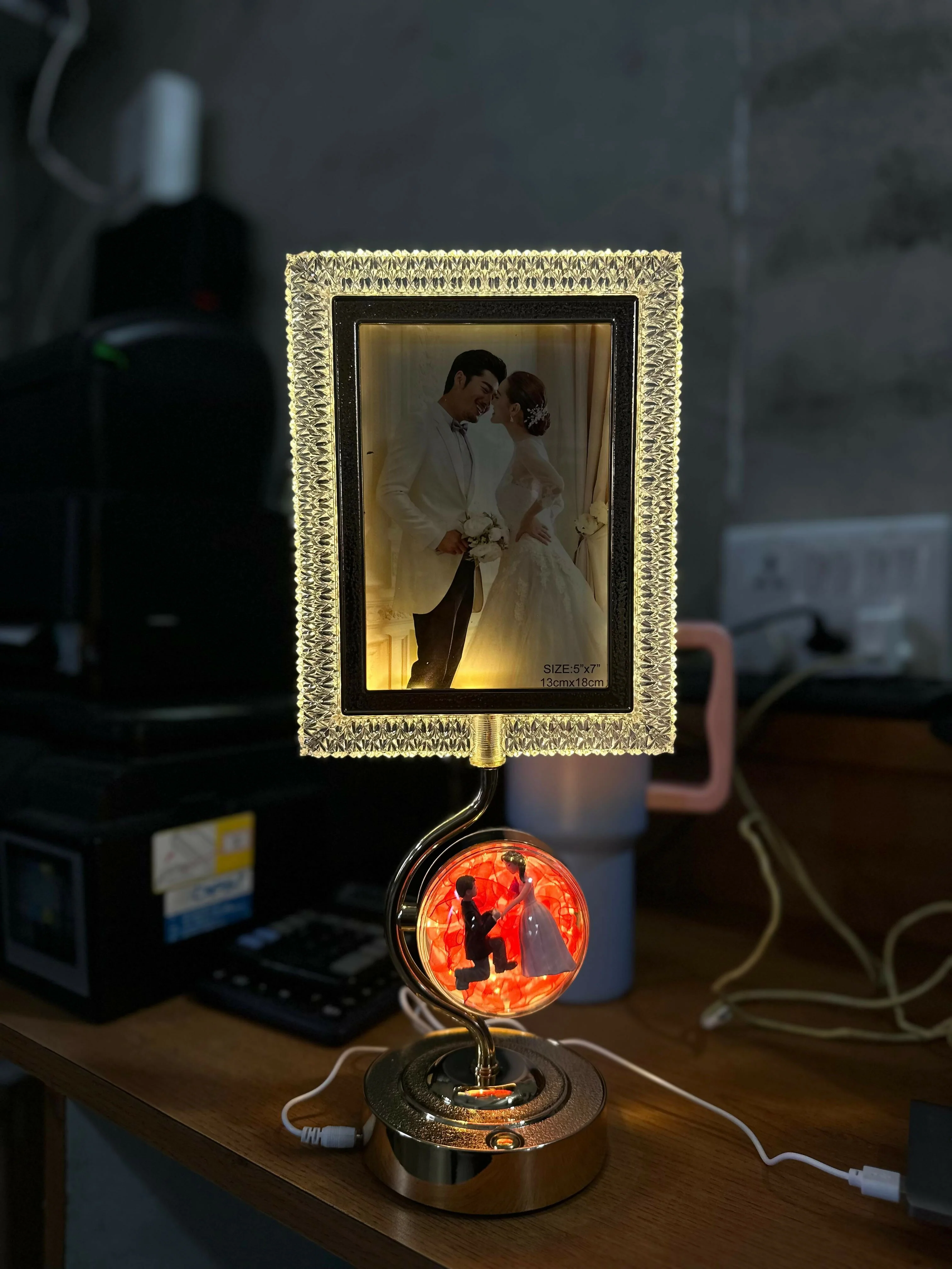 LED Photo Frame Lamp with 3 Lighting Modes & Romantic Couple Base - Image 9