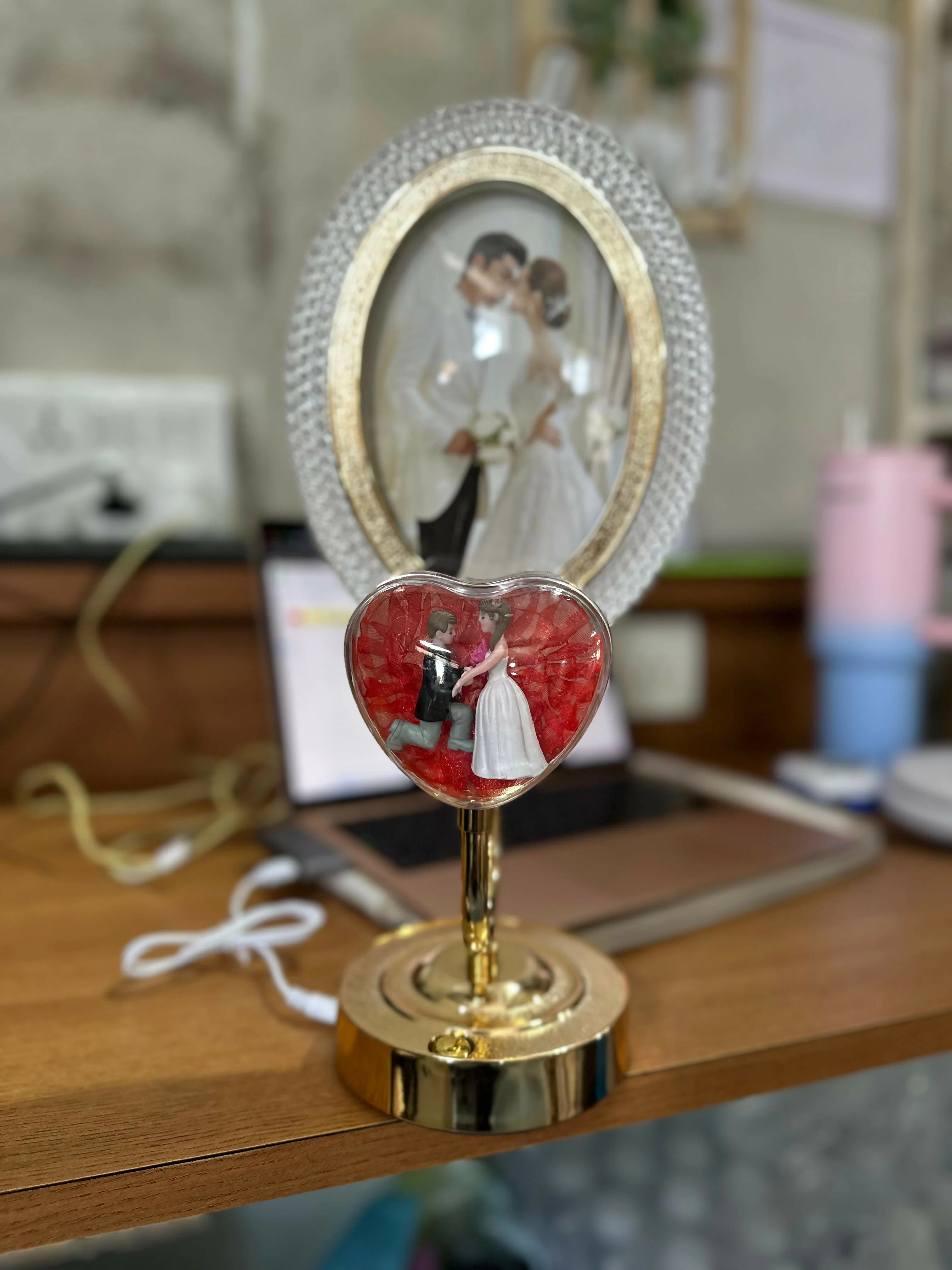 LED Romantic Couple Photo Frame Lamp with 3 Light Modes - Image 8