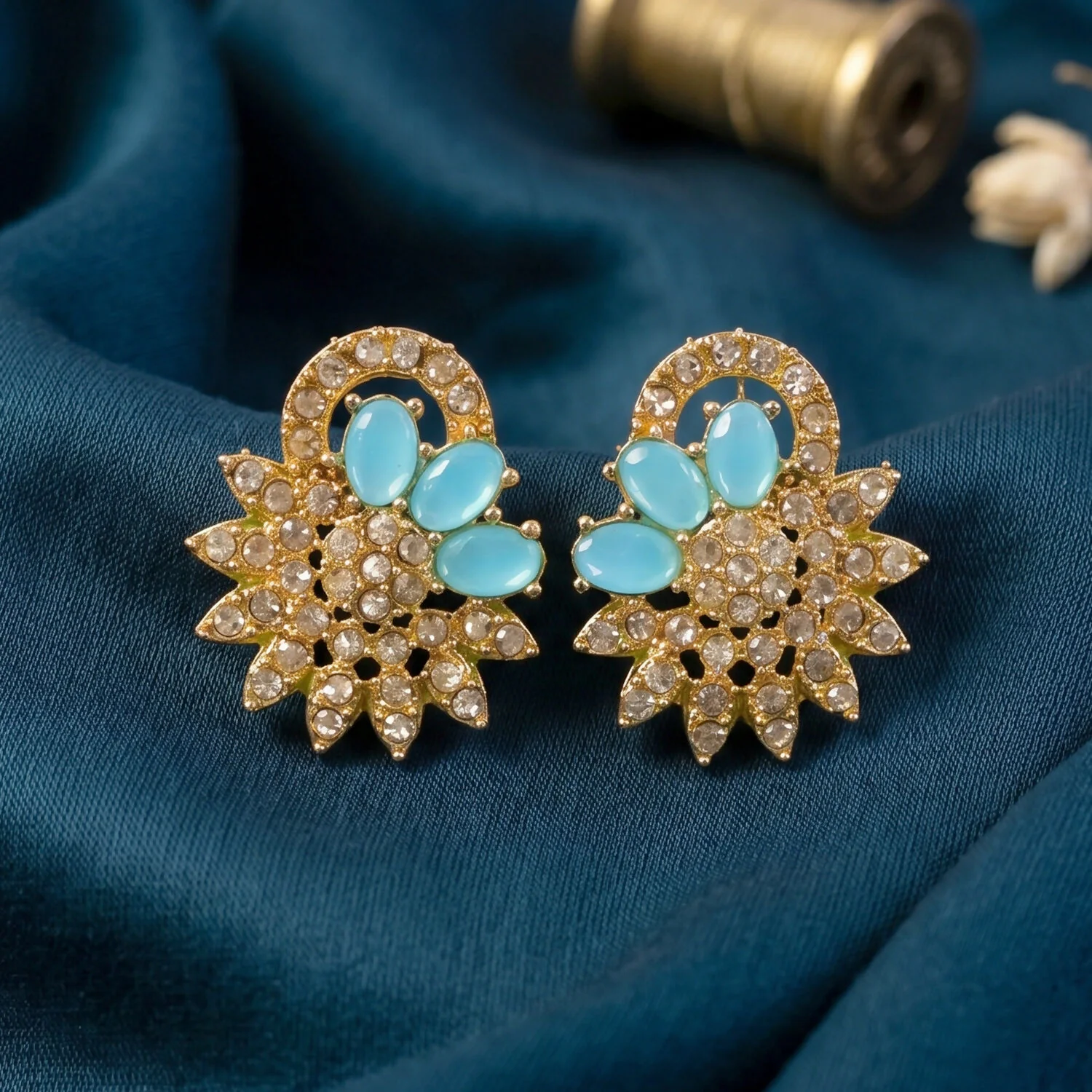Luxurious Blue Floral Necklace Set with Earrings for Celebrations - Image 4