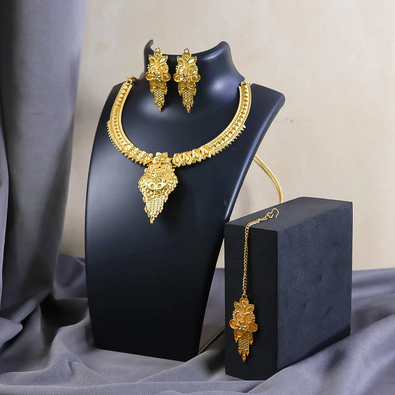 Luxurious Gold-Plated Crescent Necklace Set with Traditional Floral Craftsmanship - Image 3