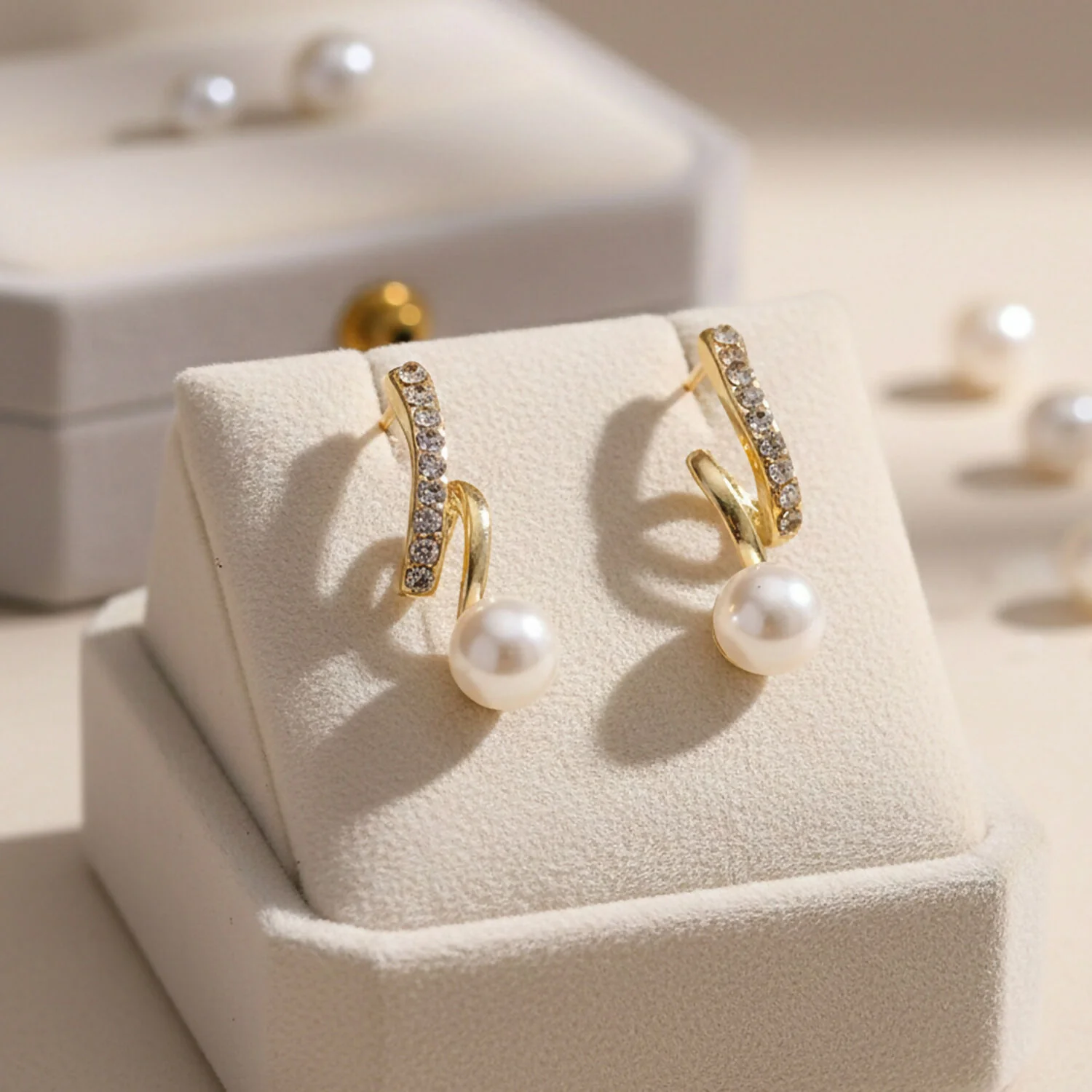 Luxury Gold Pearl Drop Earrings for Women, Stylish Trendy Fashion Jewelry - Image 3
