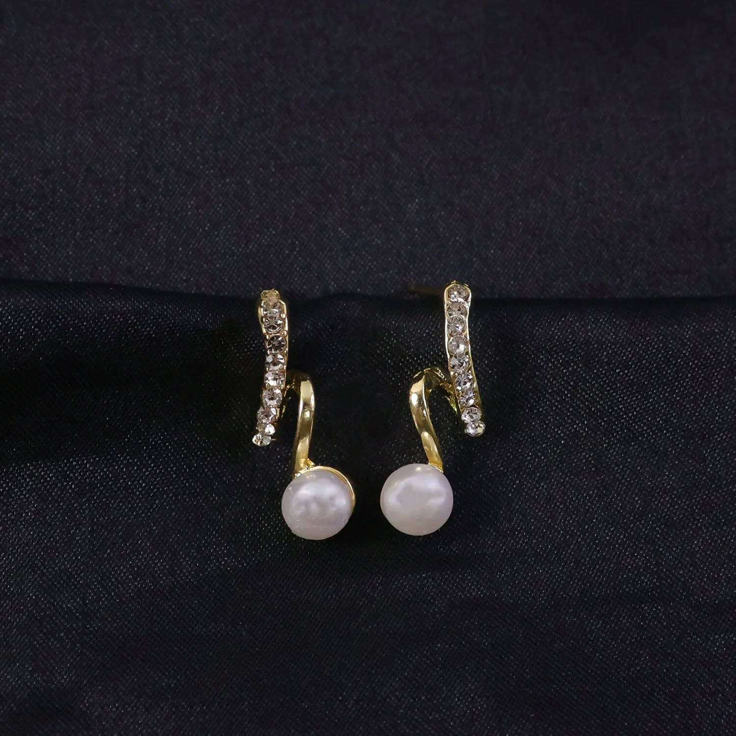 Luxury Gold Pearl Drop Earrings for Women, Stylish Trendy Fashion Jewelry - Image 4