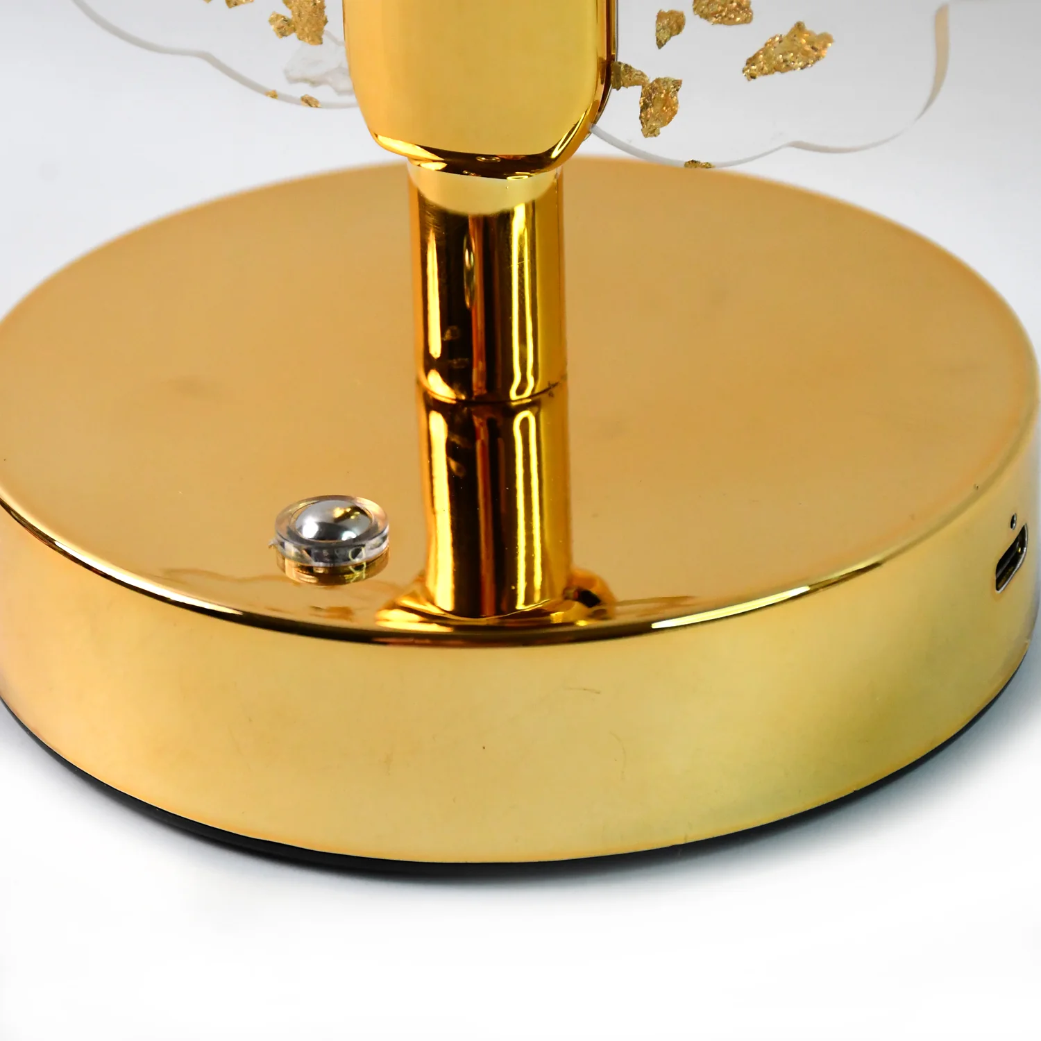 Luxury Golden Crystal LED Table Lamp (1 Pc) - Image 3